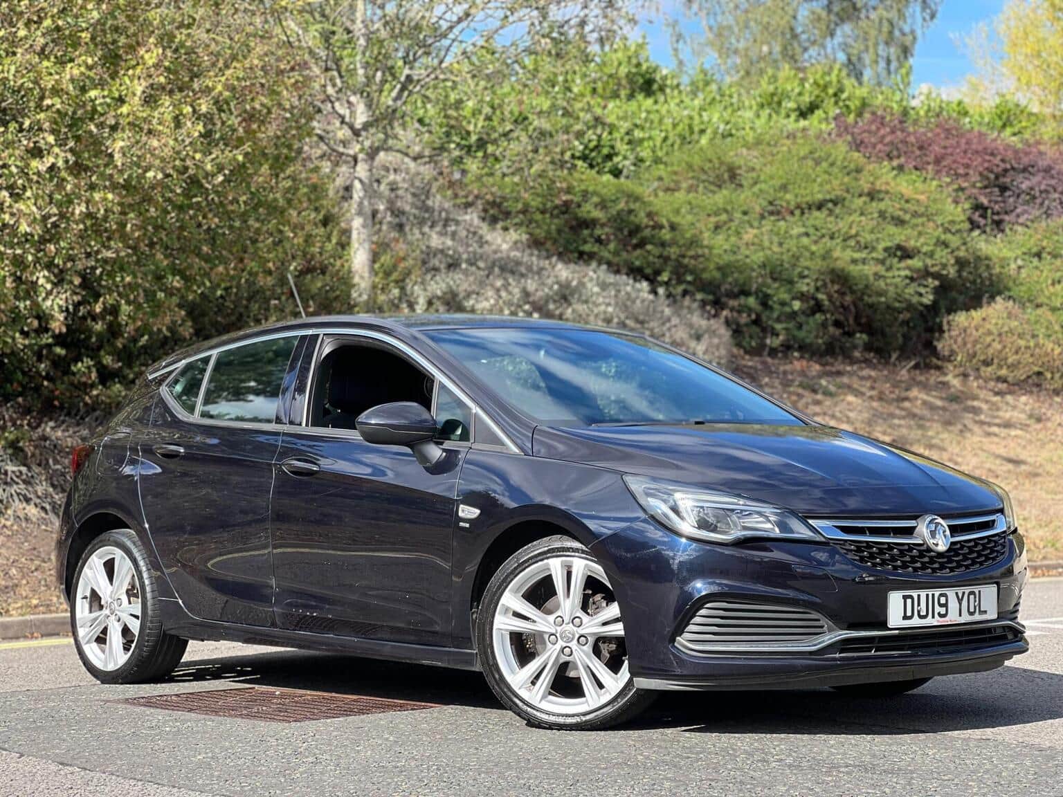 Vauxhall Astra - image 1 of 41