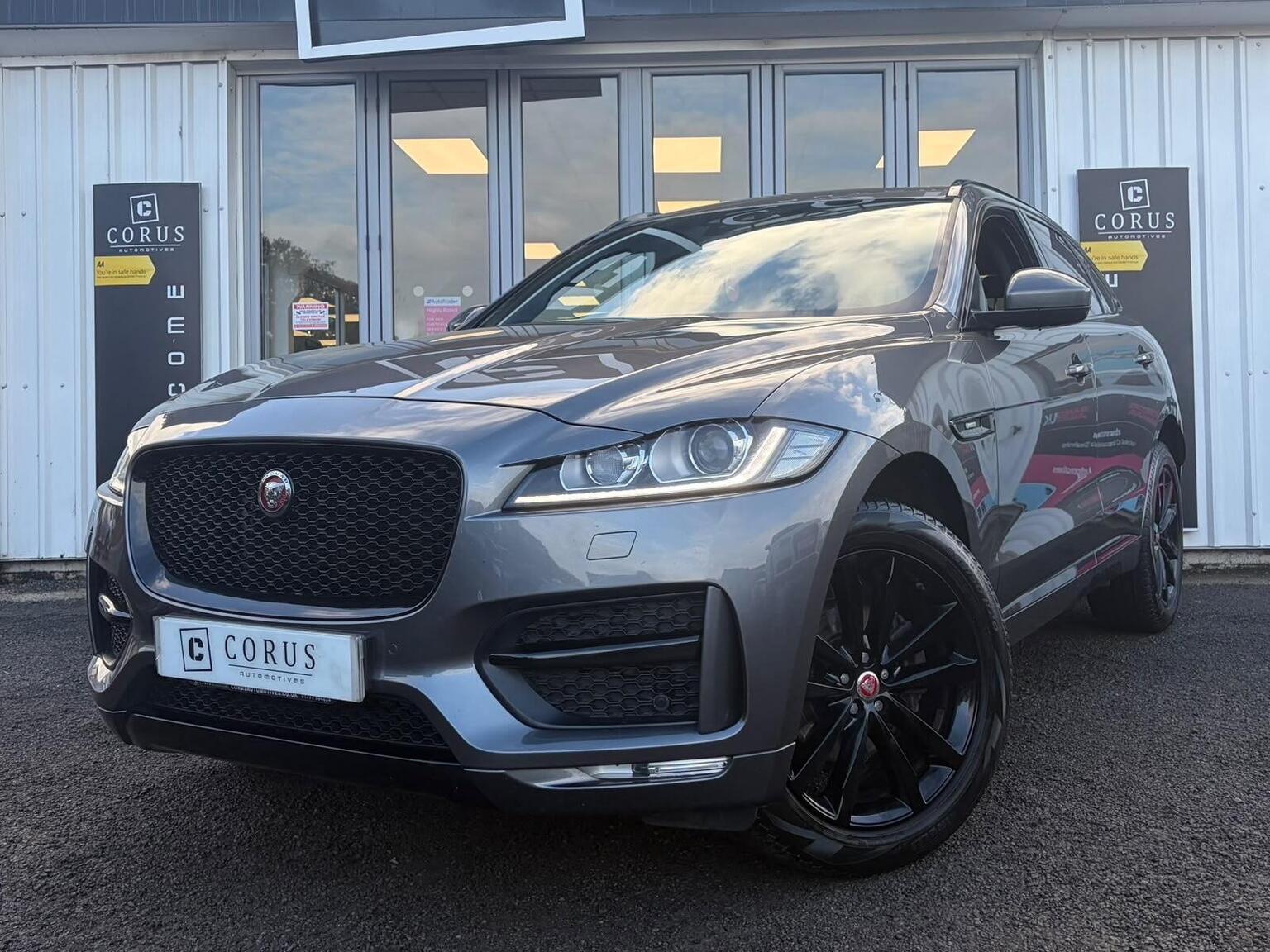 Jaguar F-Pace - image 1 of 52