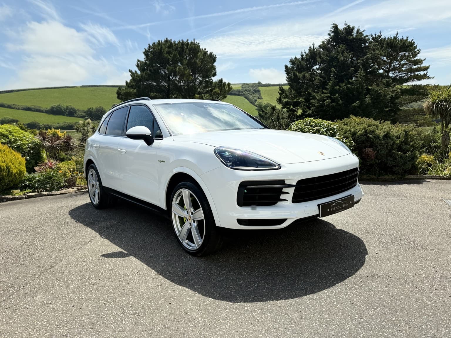 Porsche Cayenne - image 1 of 32