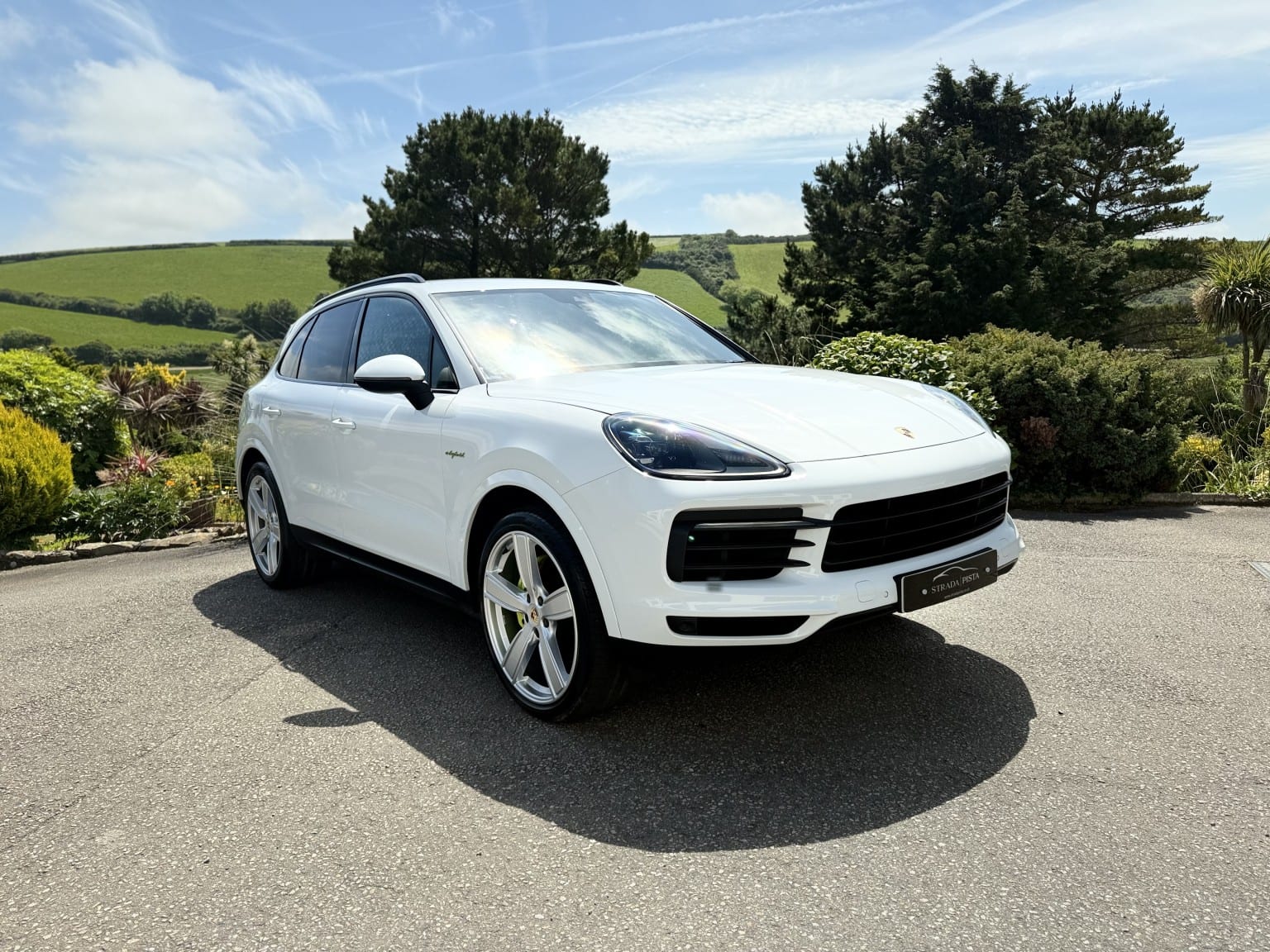 Porsche Cayenne - image 1 of 32