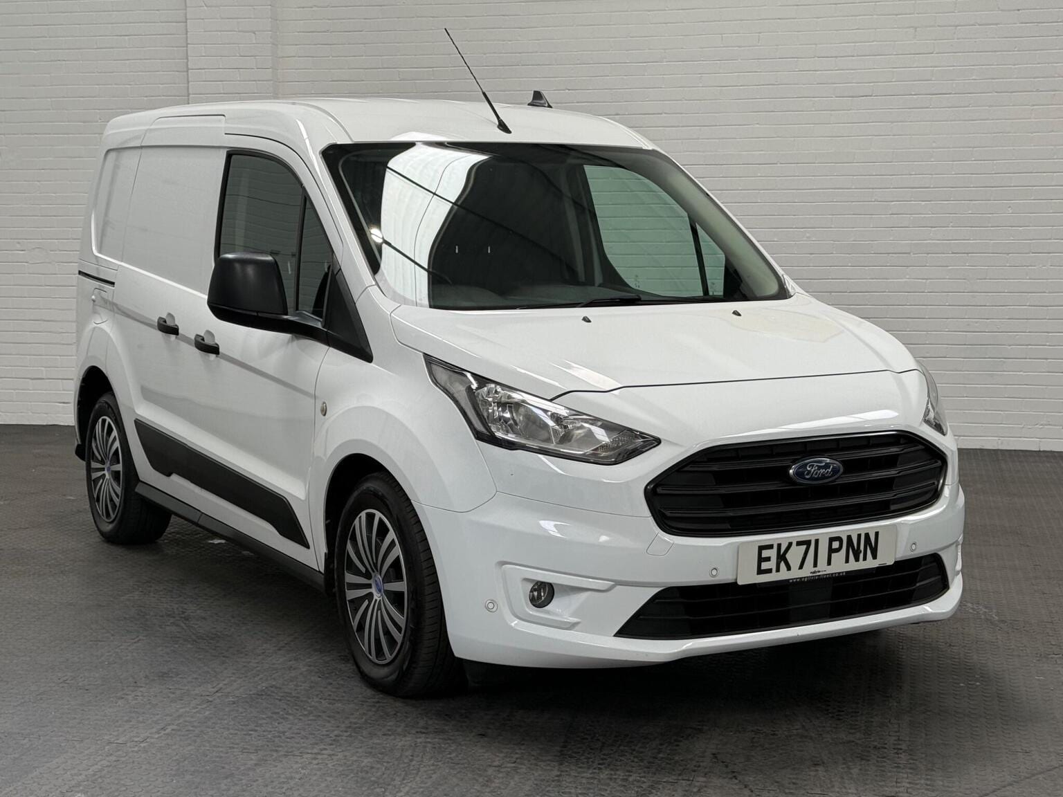 FORD TRANSIT CONNECT - image 1 of 89