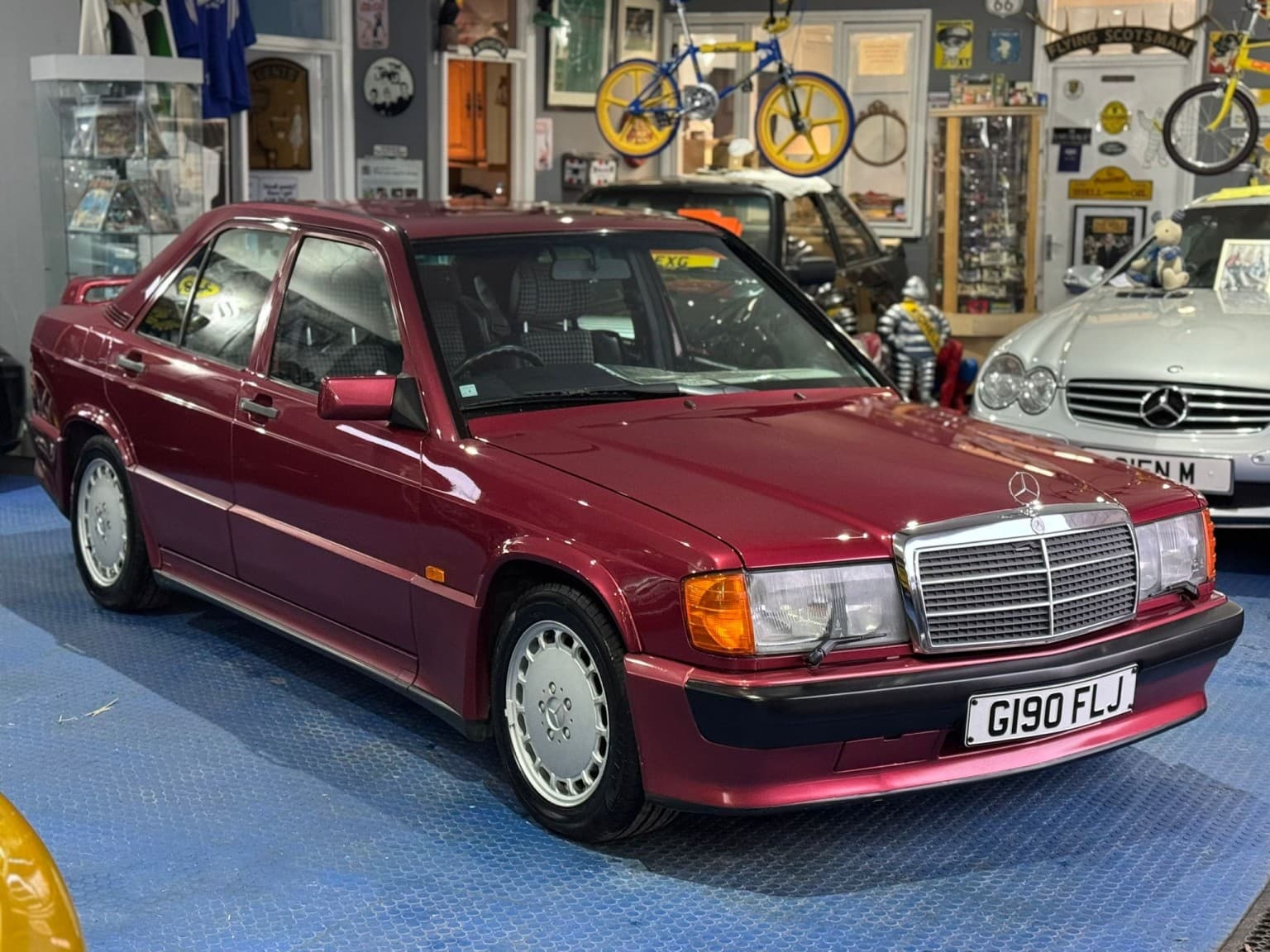 Mercedes-Benz 190 - image 1 of 33