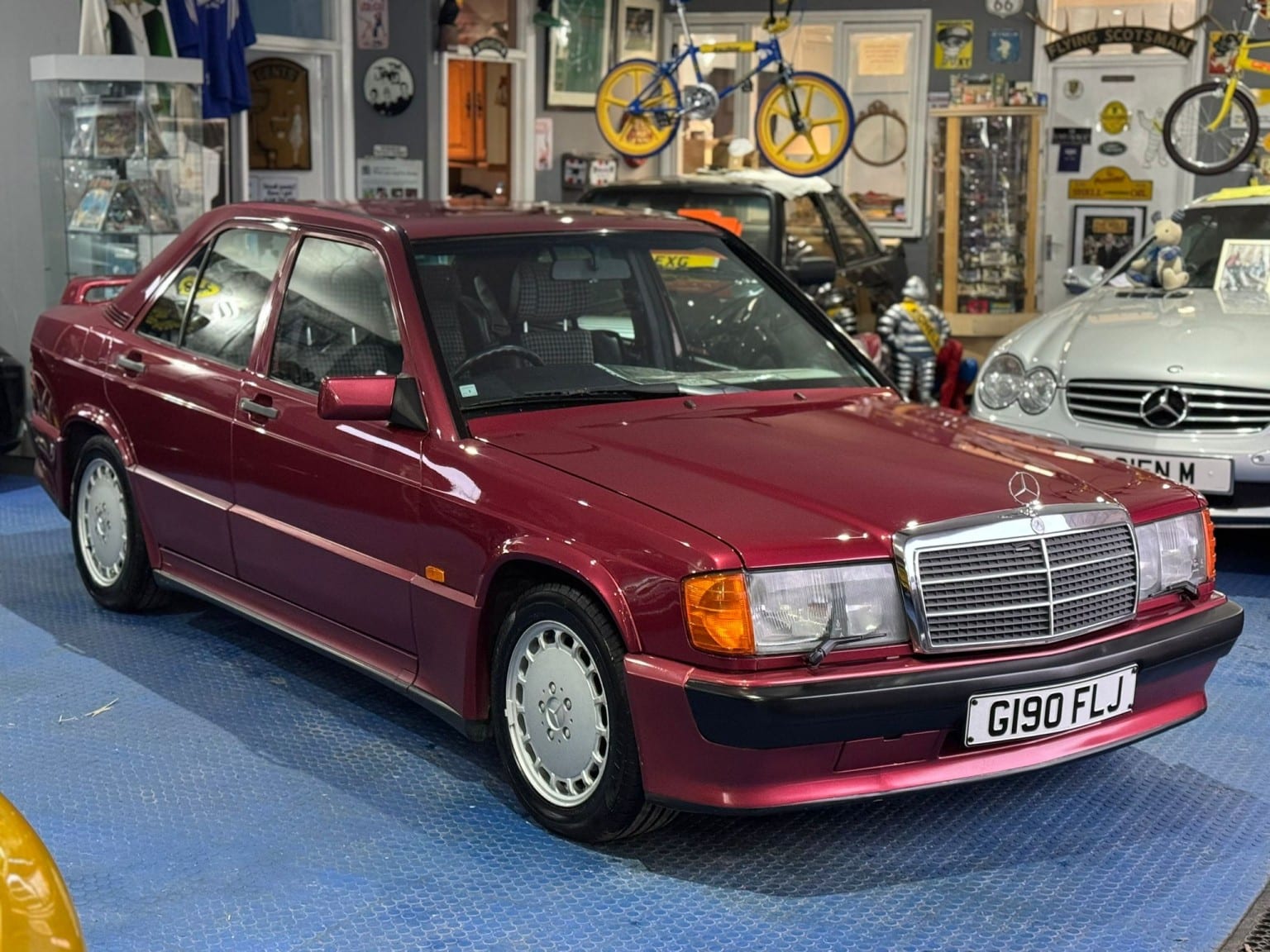 Mercedes-Benz 190 - image 1 of 33