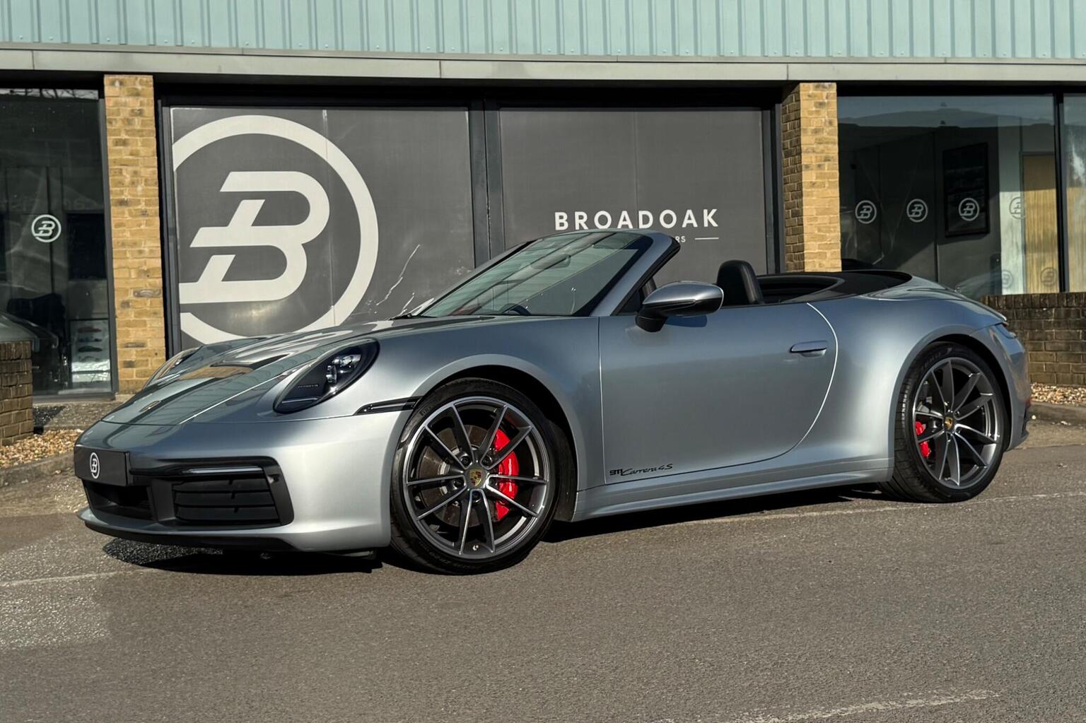 Porsche 911 - image 1 of 60