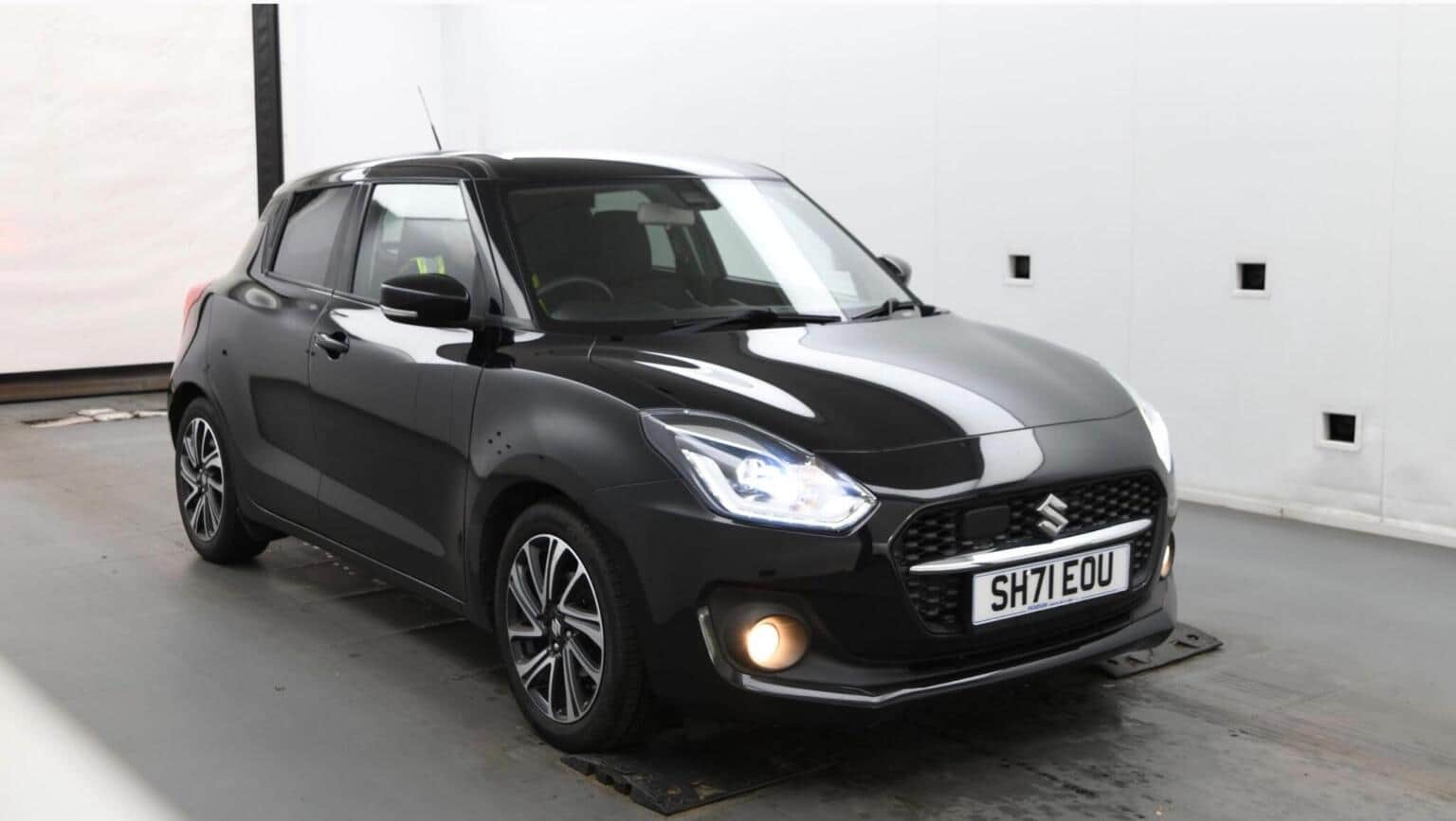 Suzuki Swift - image 1 of 7