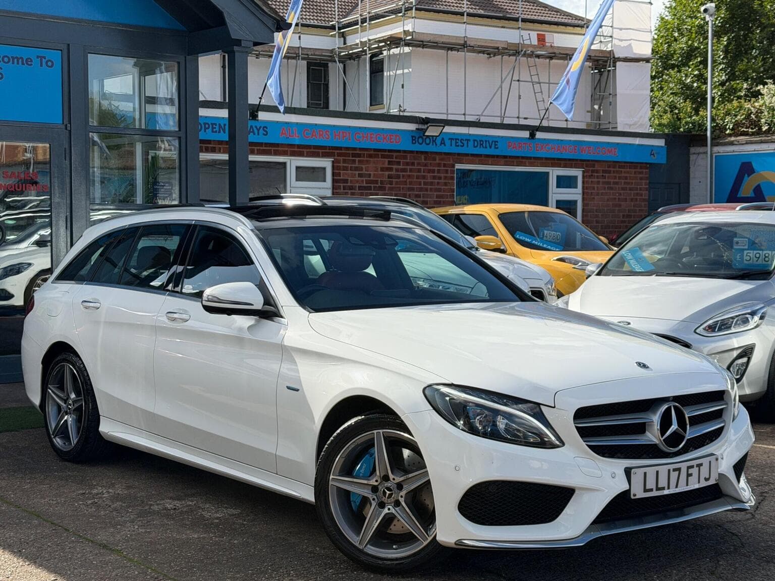 Mercedes-Benz C Class - image 1 of 75