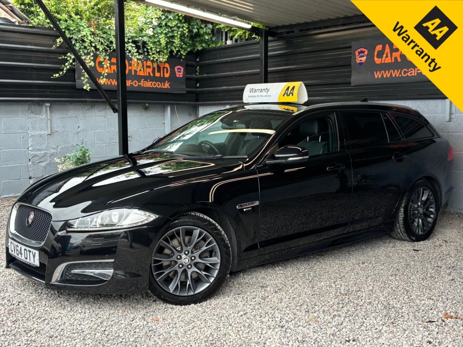 Jaguar XF - image 1 of 32