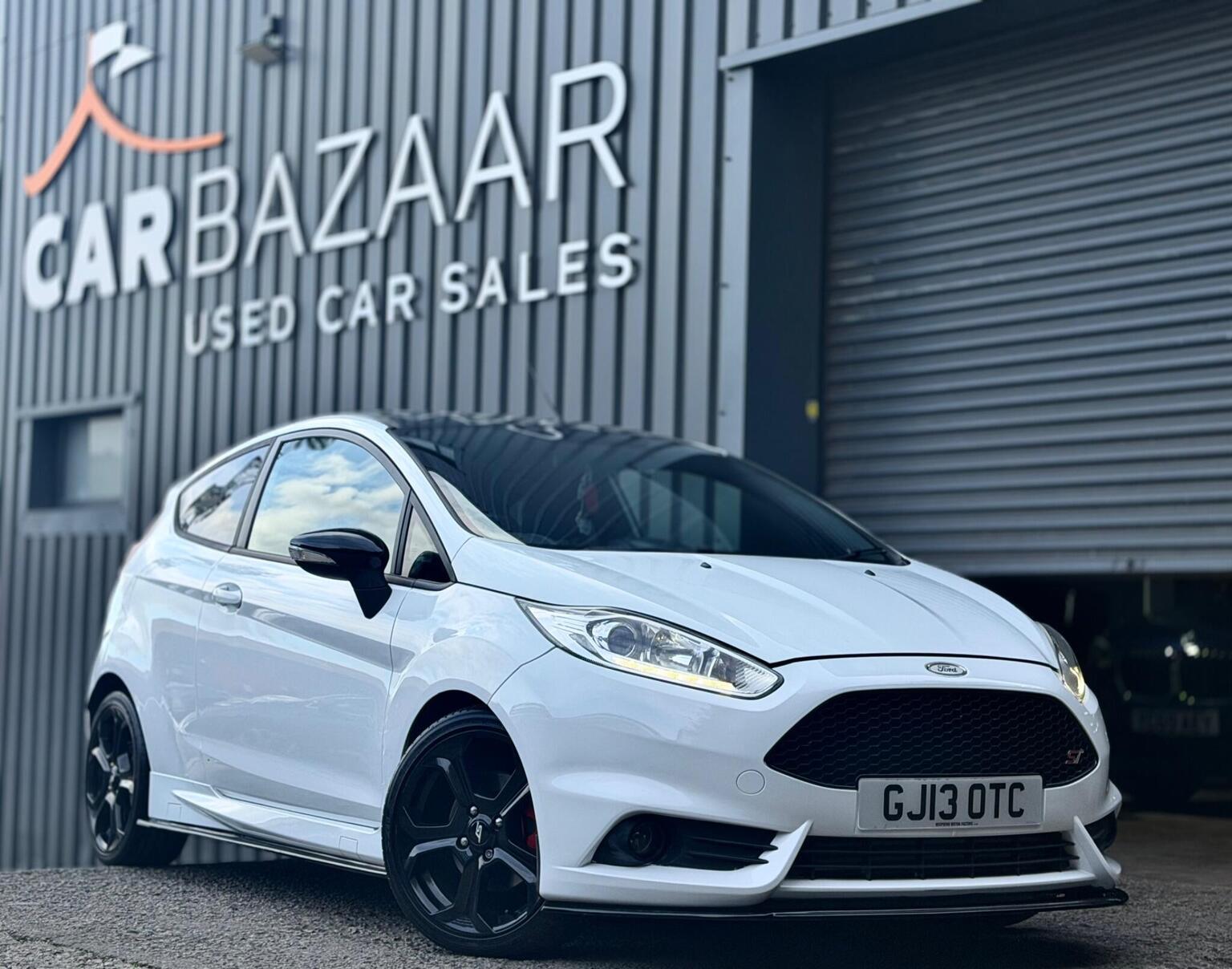 2013 Ford Fiesta 1.6T EcoBoost ST-2 Euro 5 3dr in white — photo 1 of 58