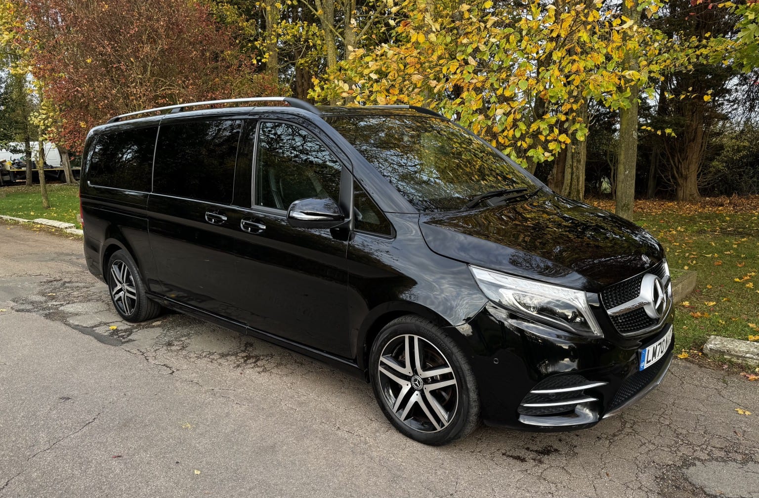 Mercedes-Benz V Class - image 1 of 27