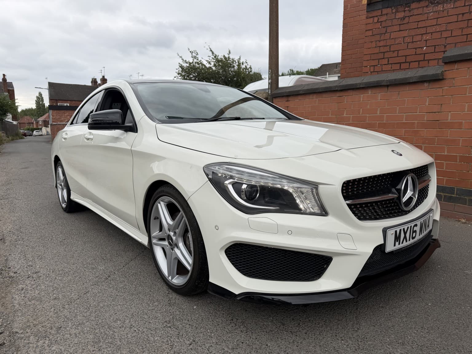 Mercedes-Benz CLA - image 1 of 6