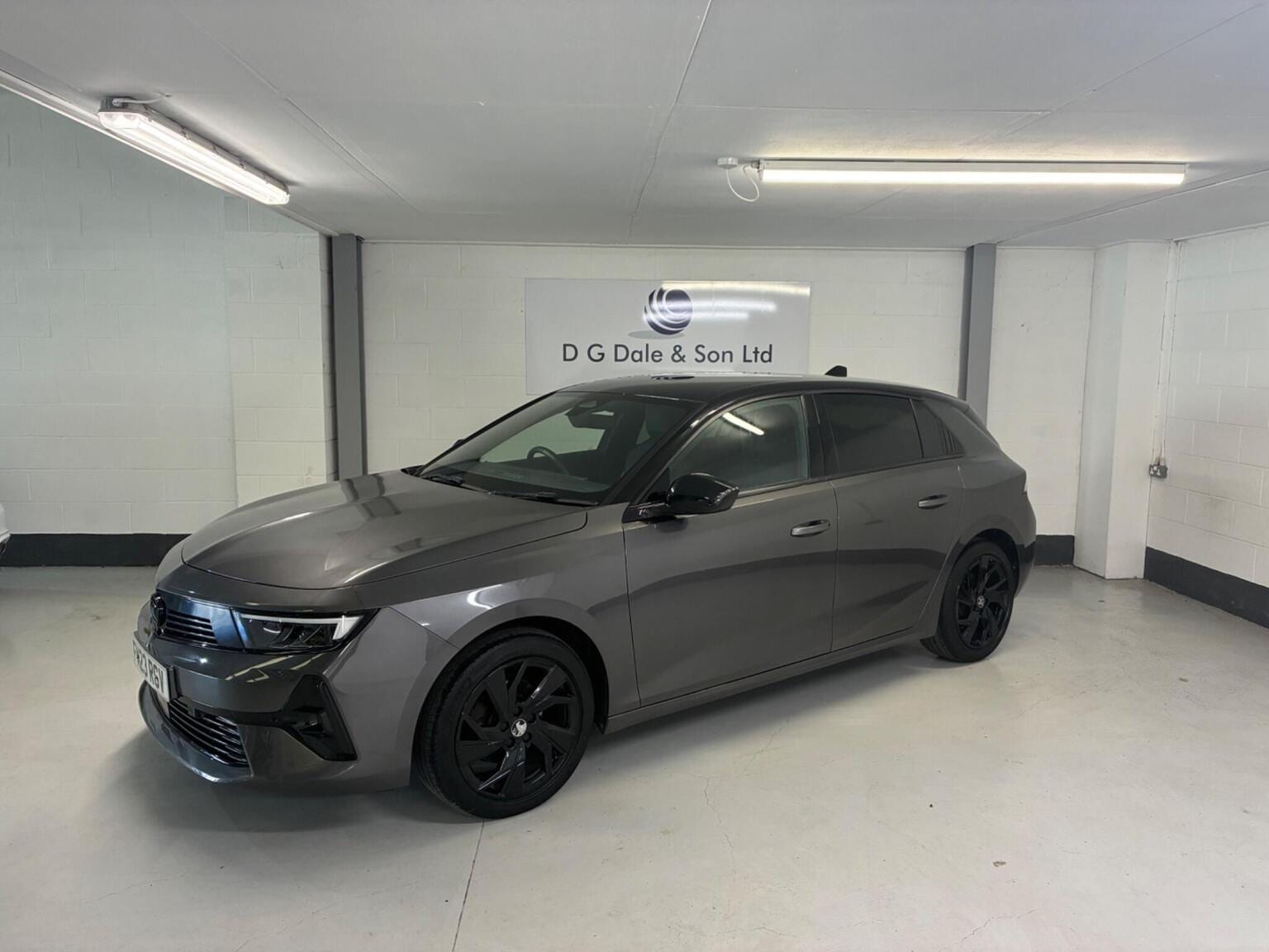 Vauxhall Astra - image 1 of 14