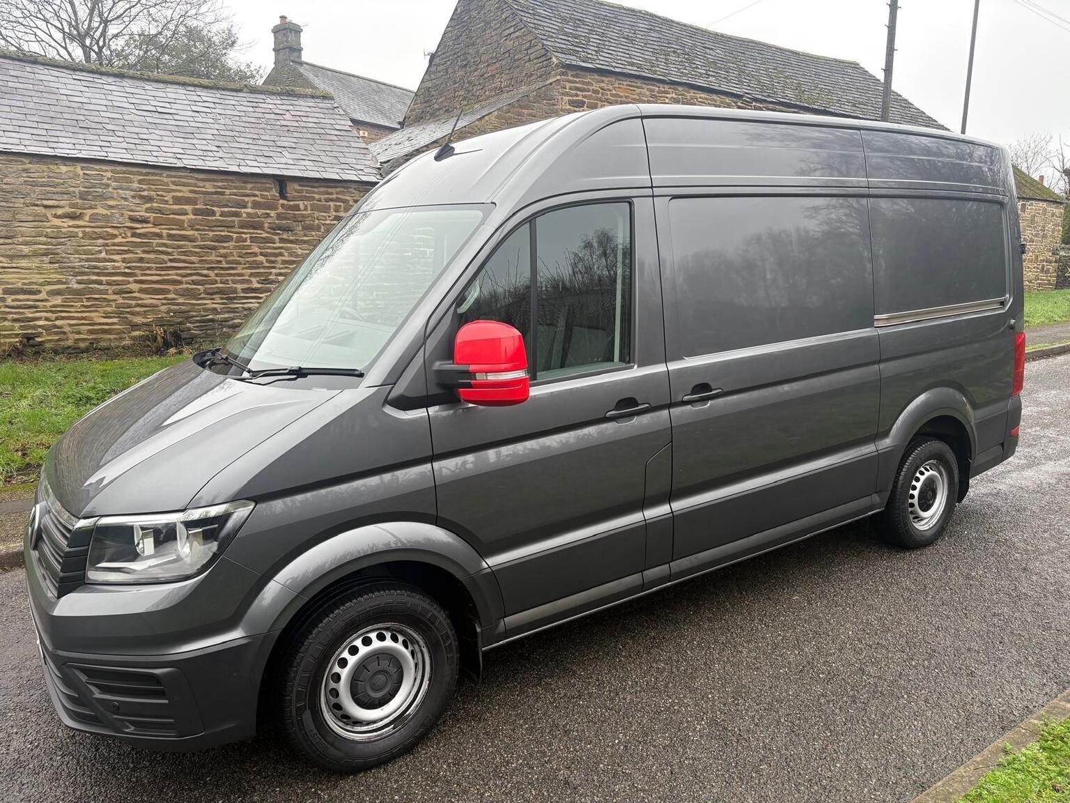 Volkswagen Crafter - image 1 of 11