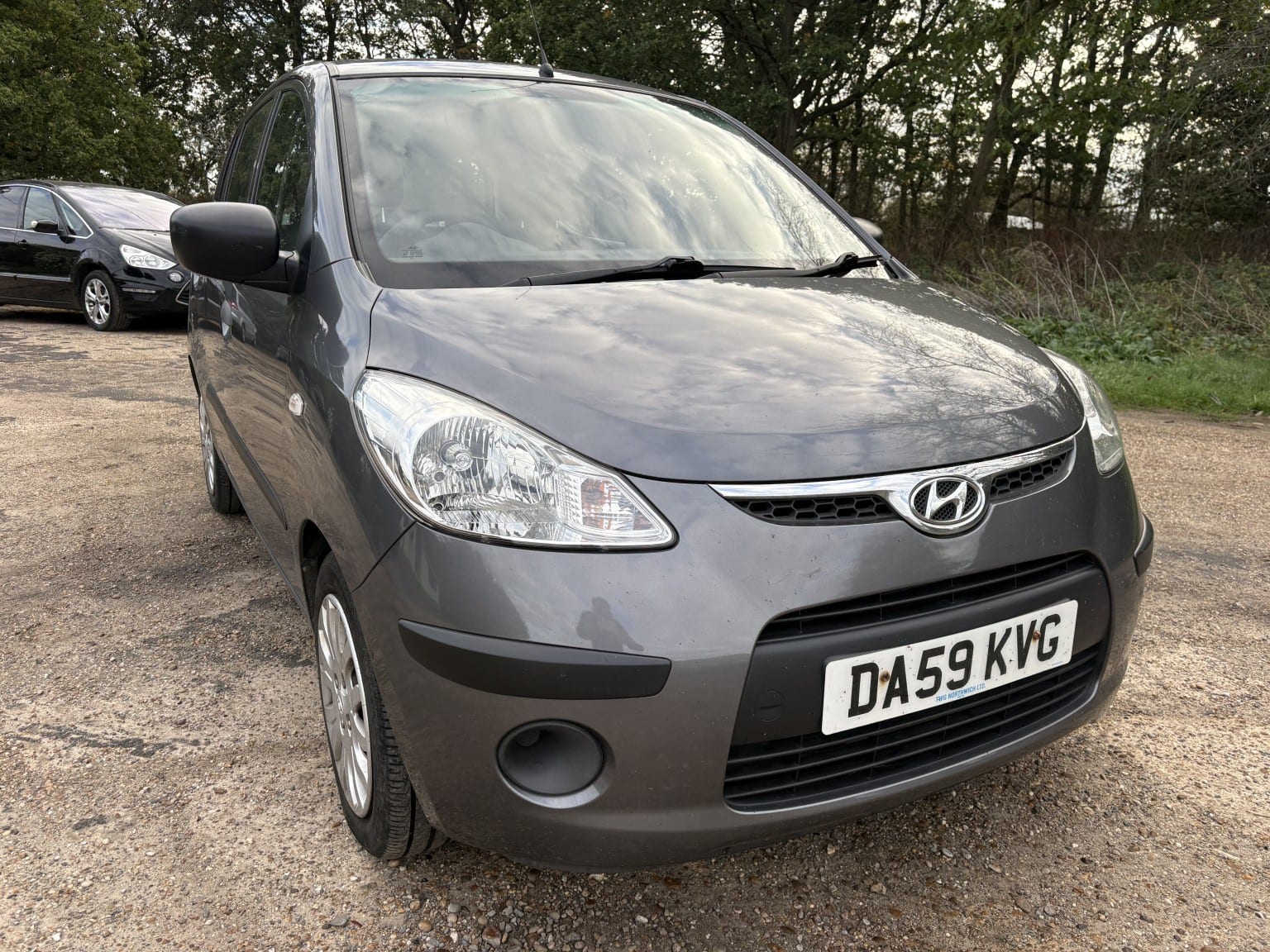 Hyundai i10 - image 1 of 13