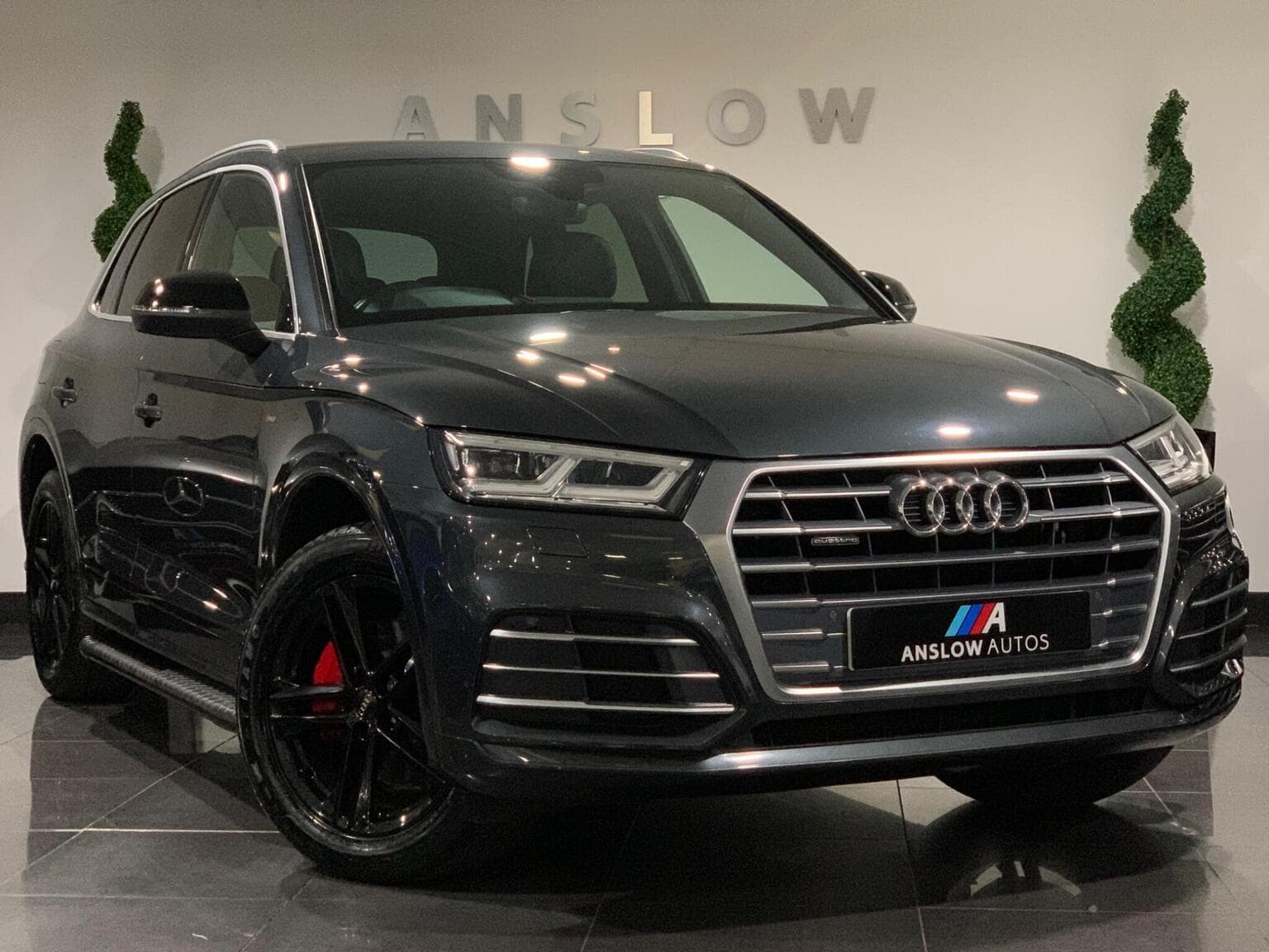 Audi Q5 - image 1 of 100