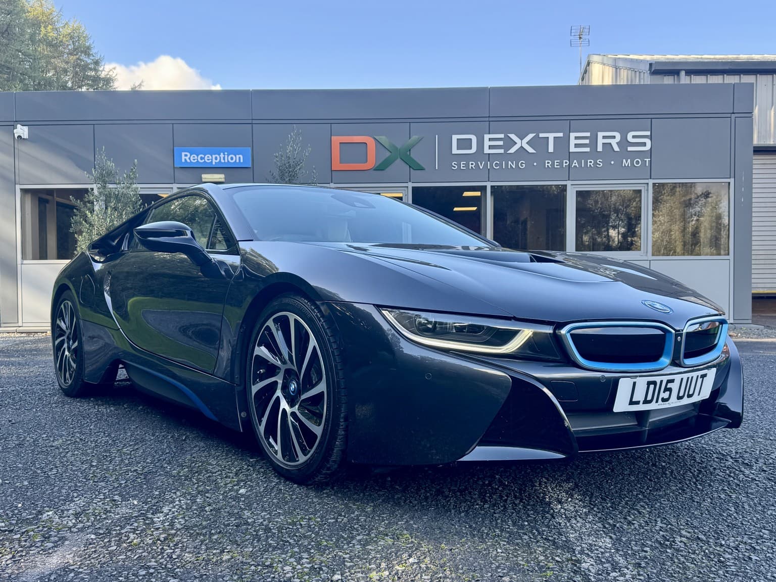 BMW i8 - image 1 of 6