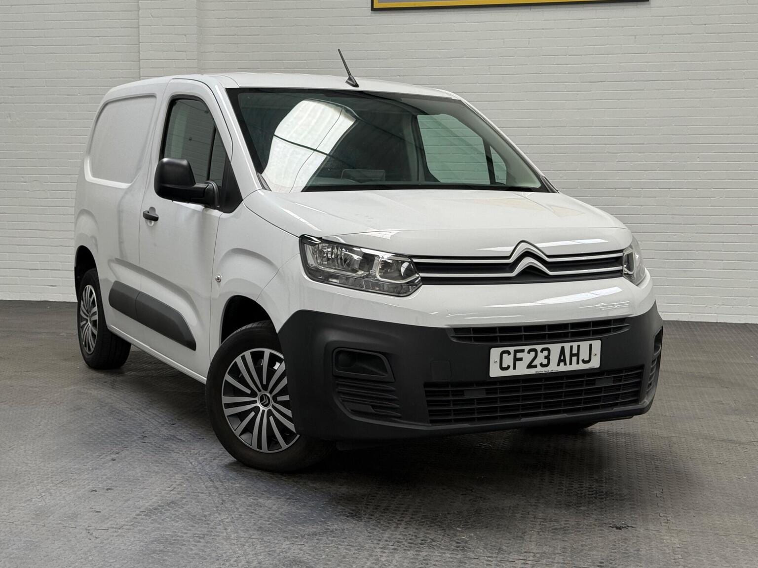 CITROEN BERLINGO - image 1 of 100