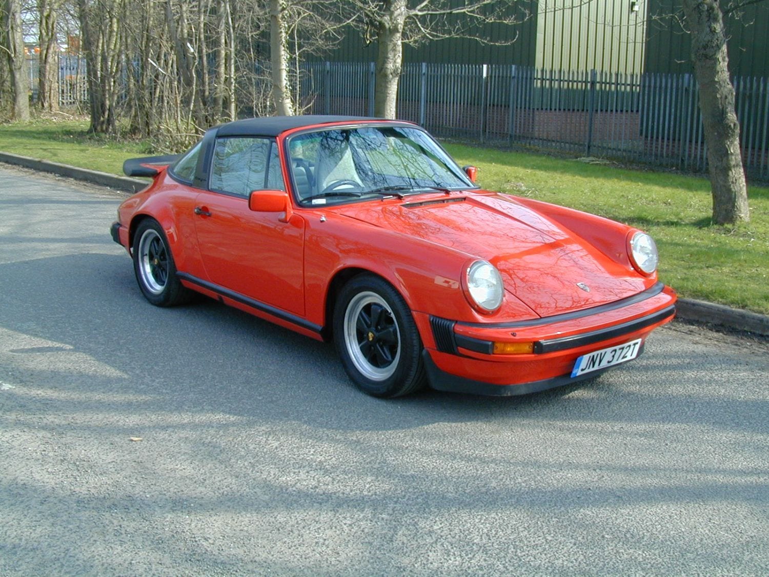 Porsche 911 - image 1 of 40