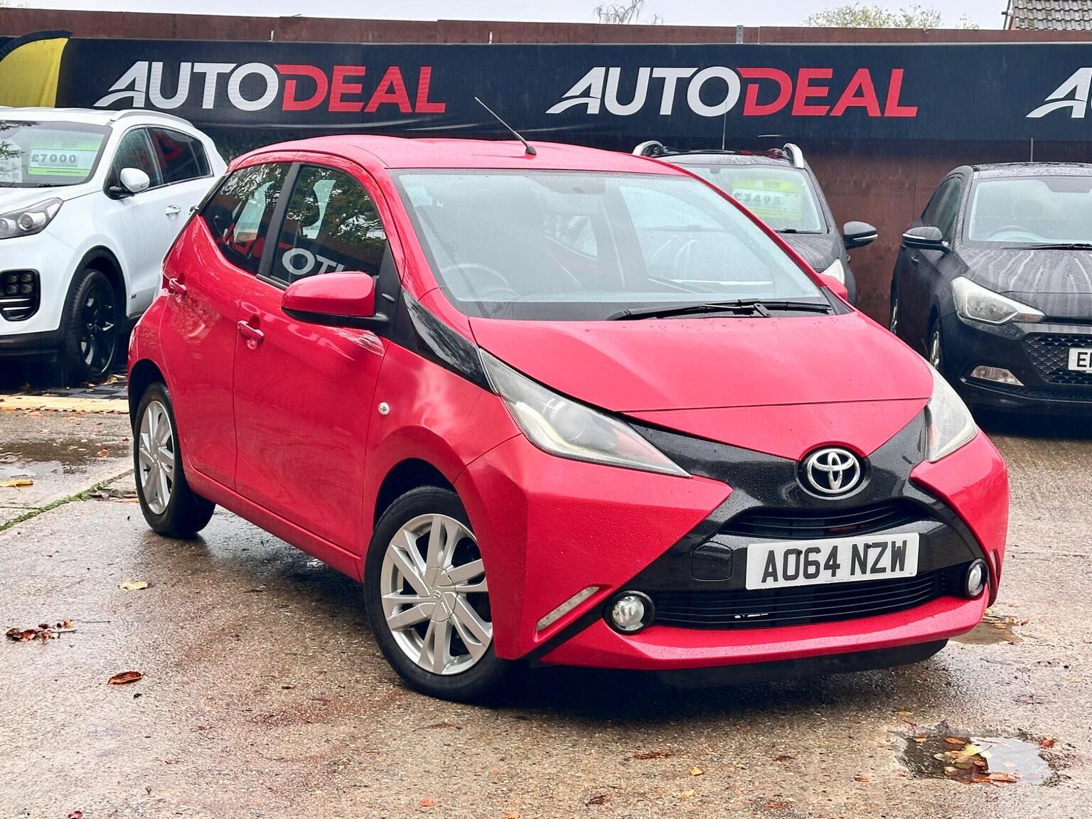 2014 Toyota Aygo 1.0 VVT-i x-pression Euro 5 5dr Euro 5 in red — photo 1 of 48