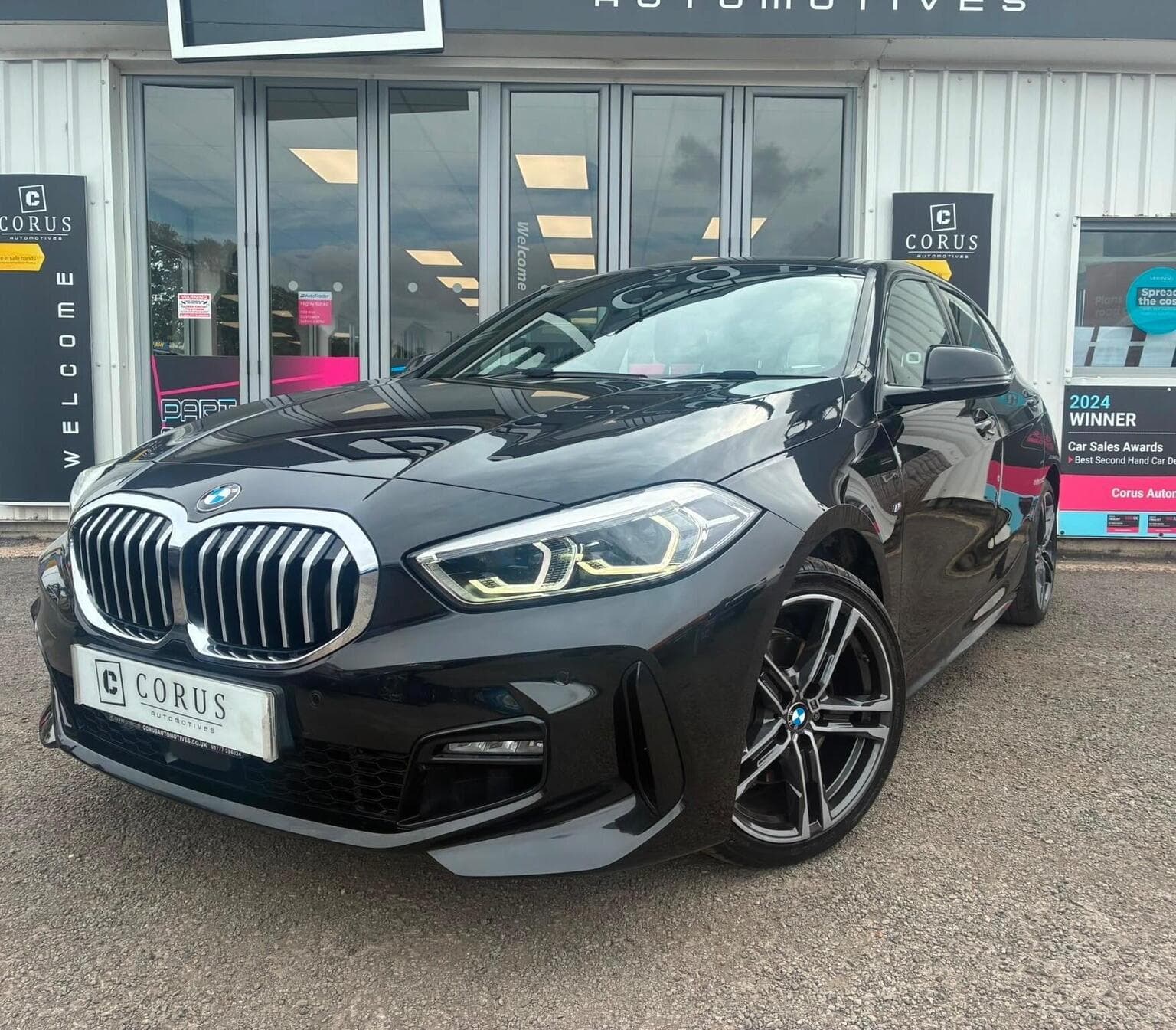 BMW 1 Series - image 1 of 29