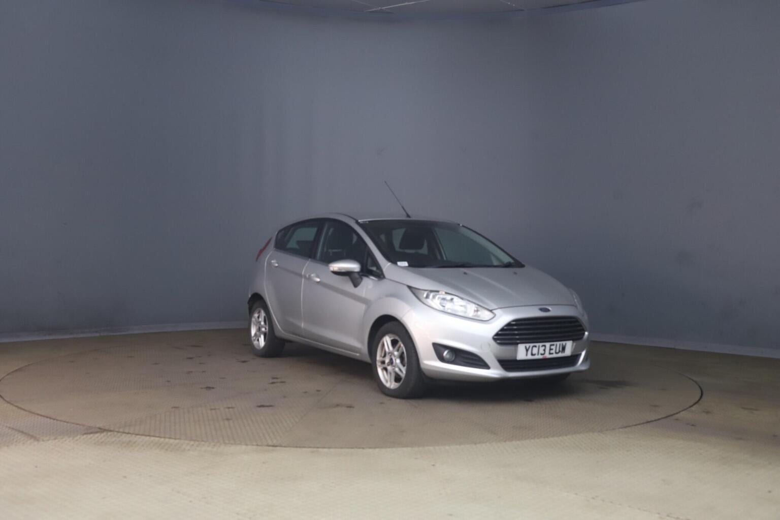 Ford Fiesta - image 1 of 12