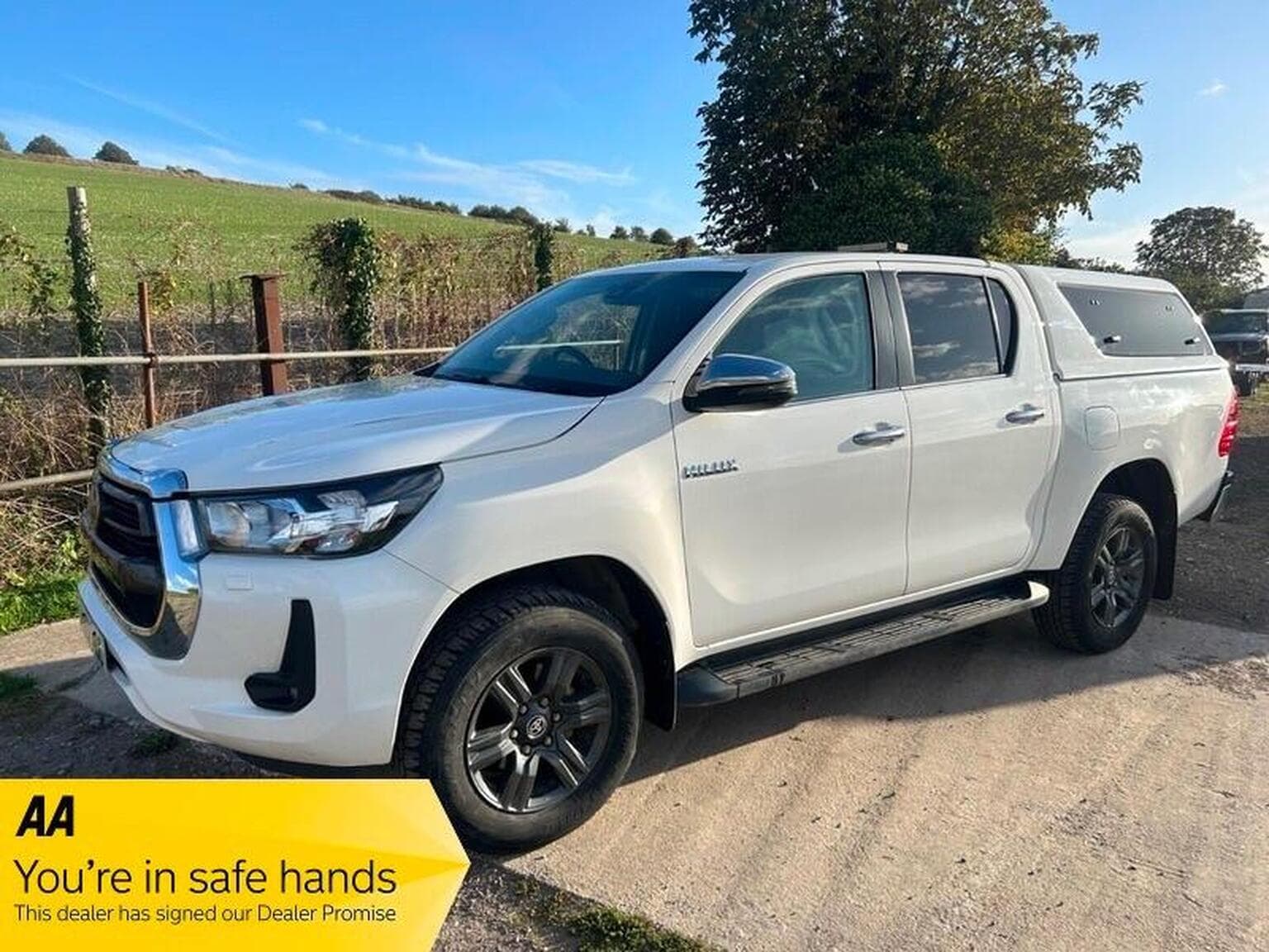 Toyota Hilux - image 1 of 21