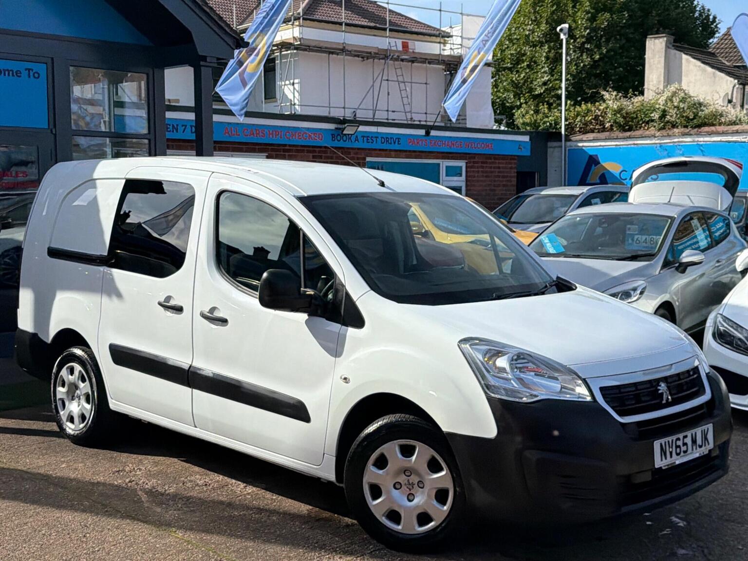 Peugeot Partner - image 1 of 67