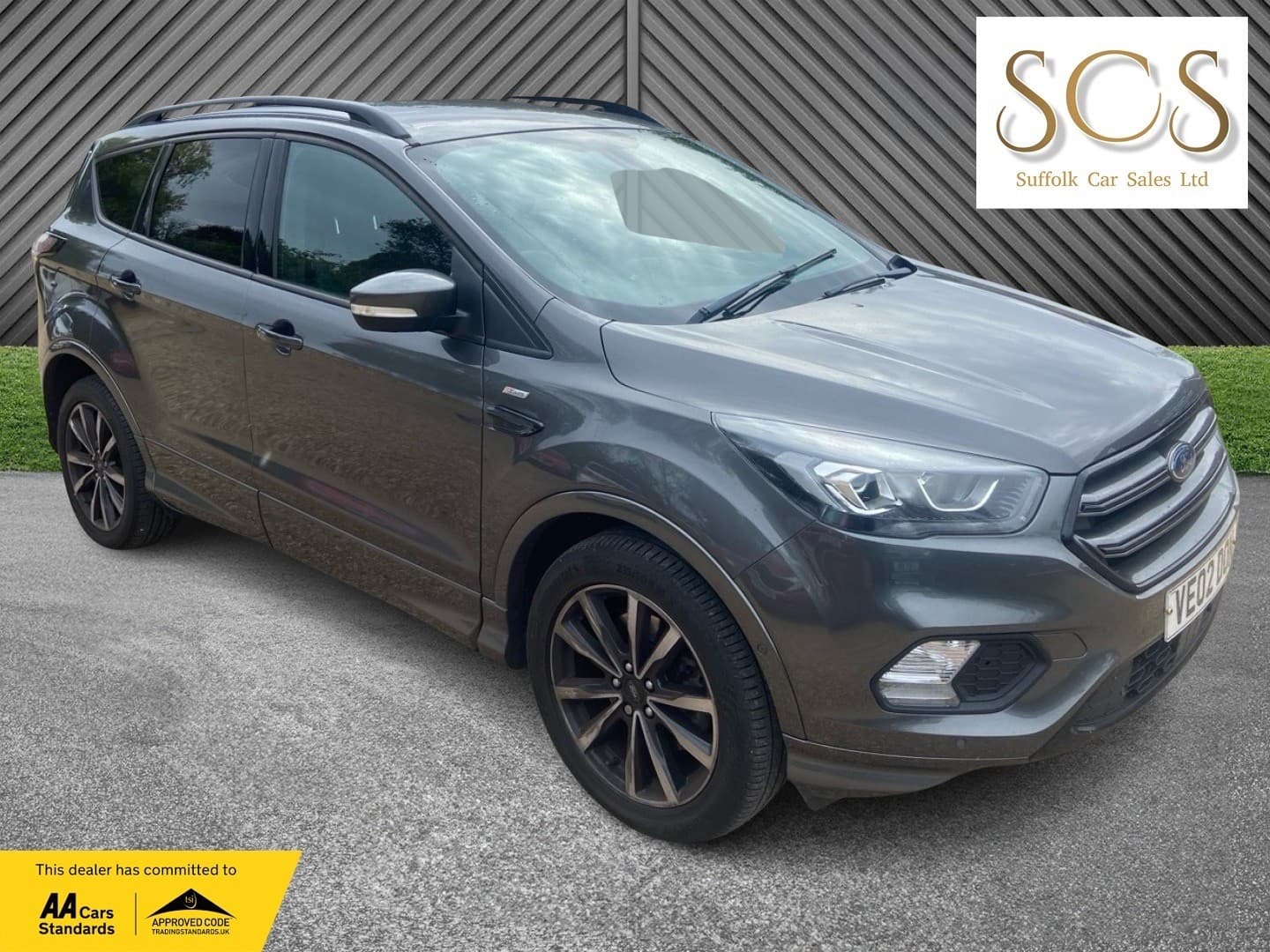 Ford Kuga - image 1 of 51