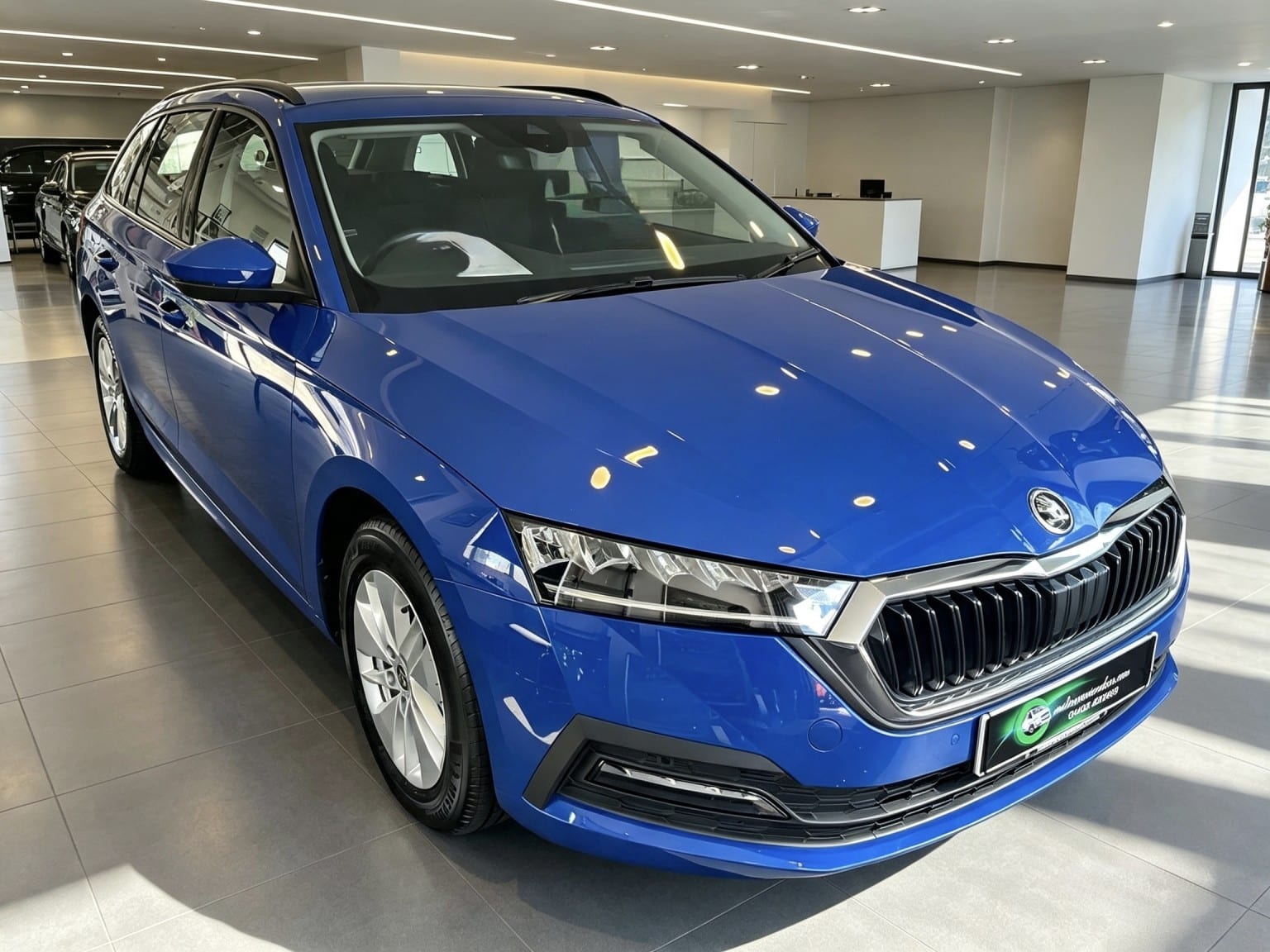 Skoda Octavia - image 1 of 18