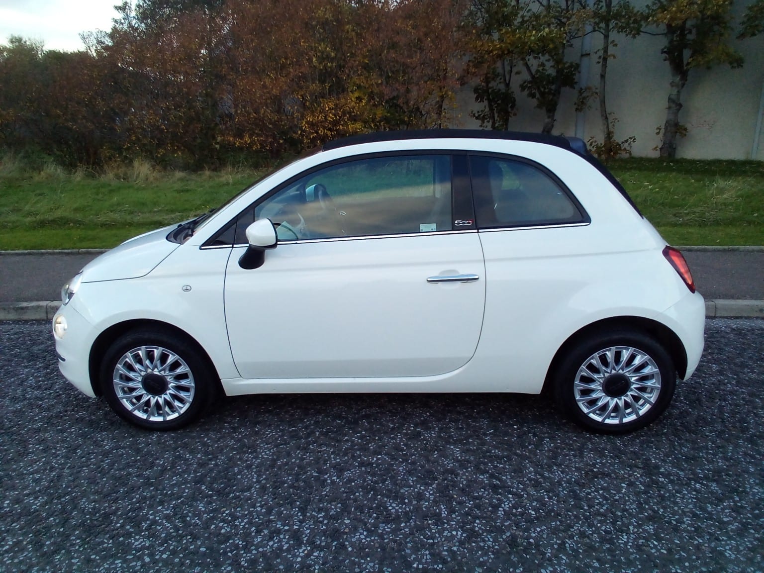 Fiat 500C - image 1 of 15