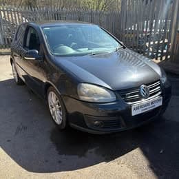 Volkswagen Golf - image 1 of 11