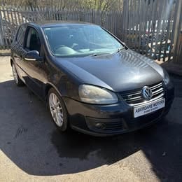 Volkswagen Golf - image 1 of 11