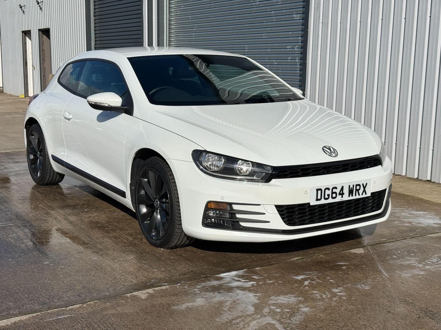 Volkswagen Scirocco - image 1 of 39