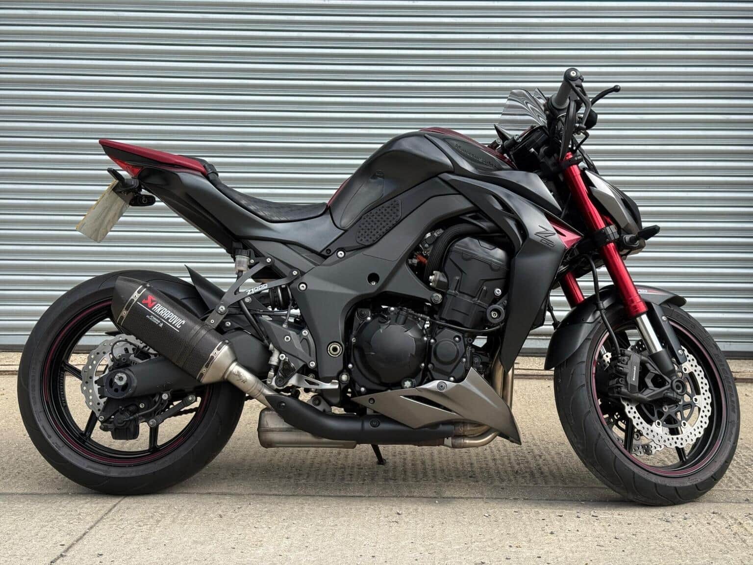 Kawasaki Z1000 - image 1 of 55