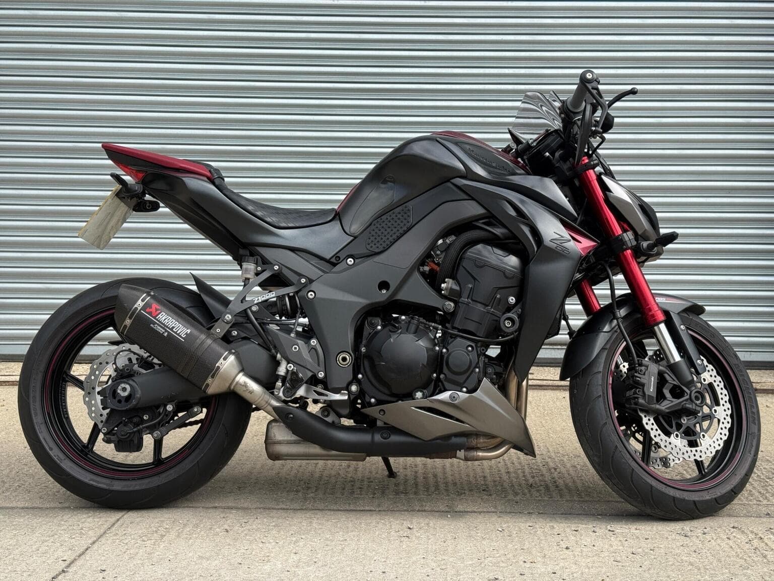 Kawasaki Z1000 - image 1 of 55