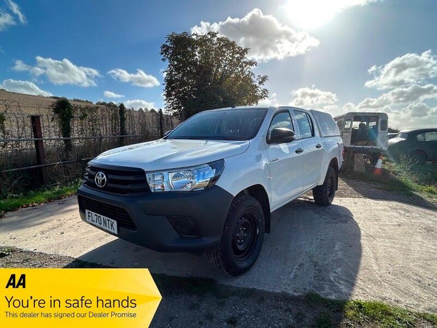 Toyota Hilux - image 1 of 22