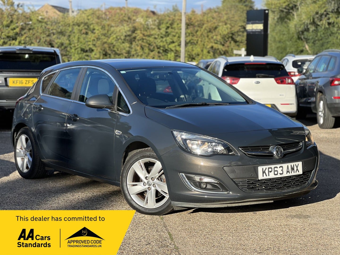 Vauxhall Astra - image 1 of 57