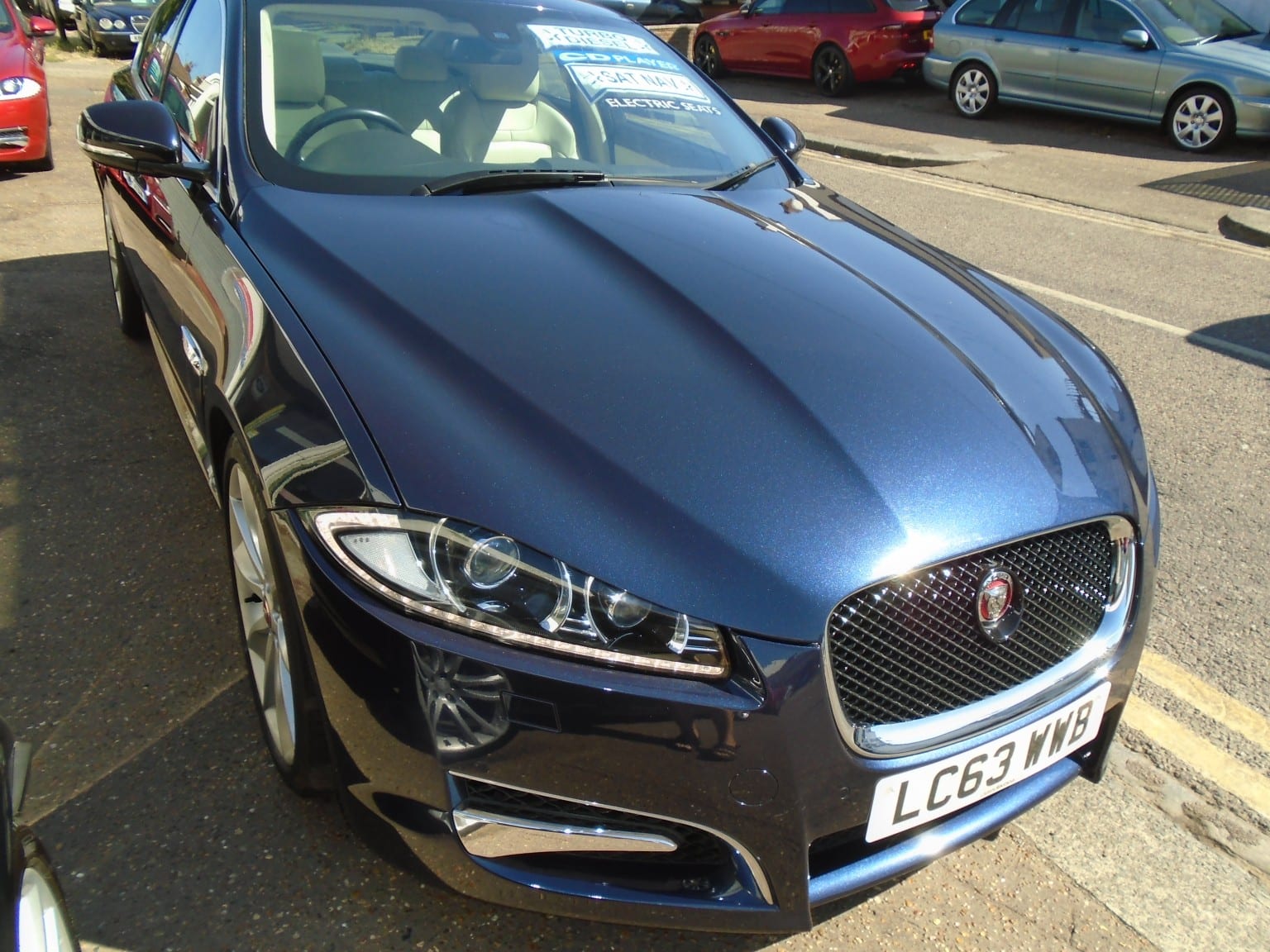 Jaguar XF - image 1 of 22