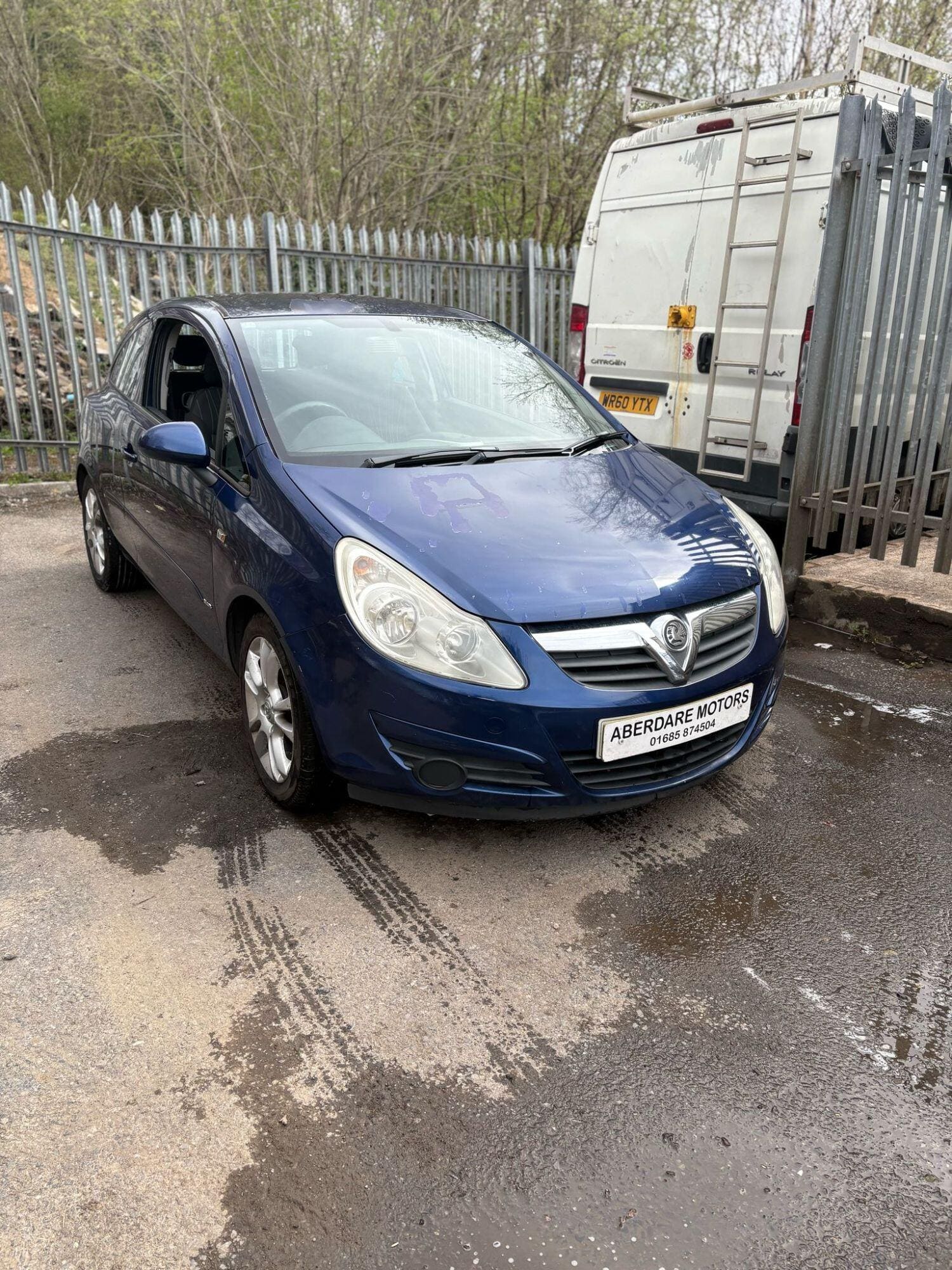 Vauxhall Corsa - image 1 of 12