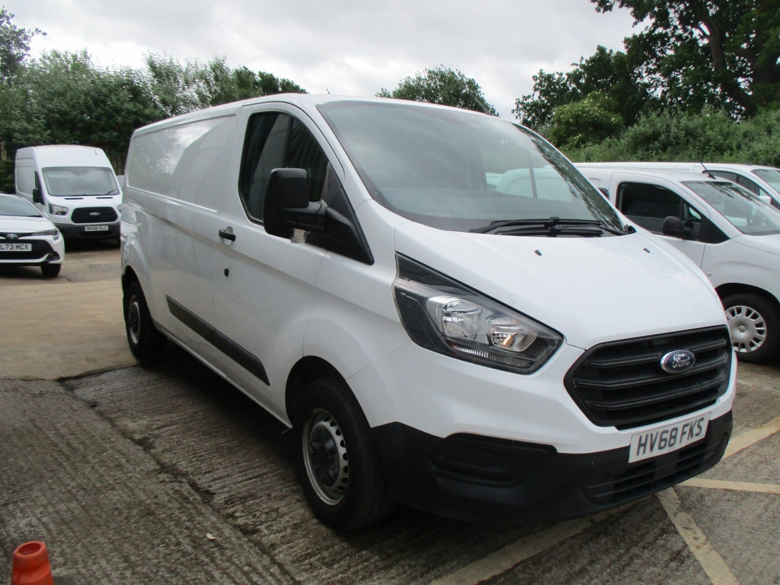 Ford Transit Custom - image 1 of 8