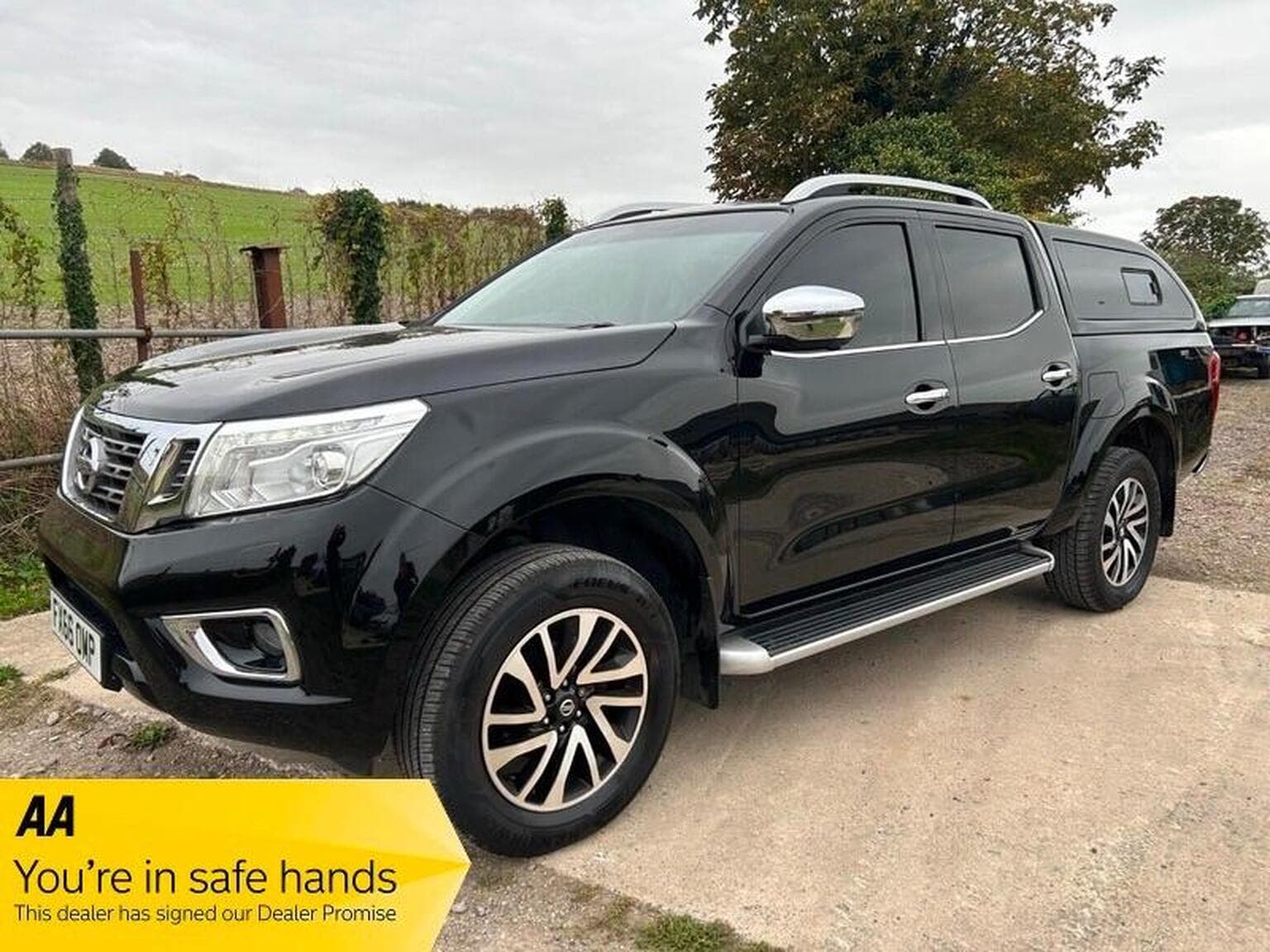 Nissan Navara - image 1 of 31