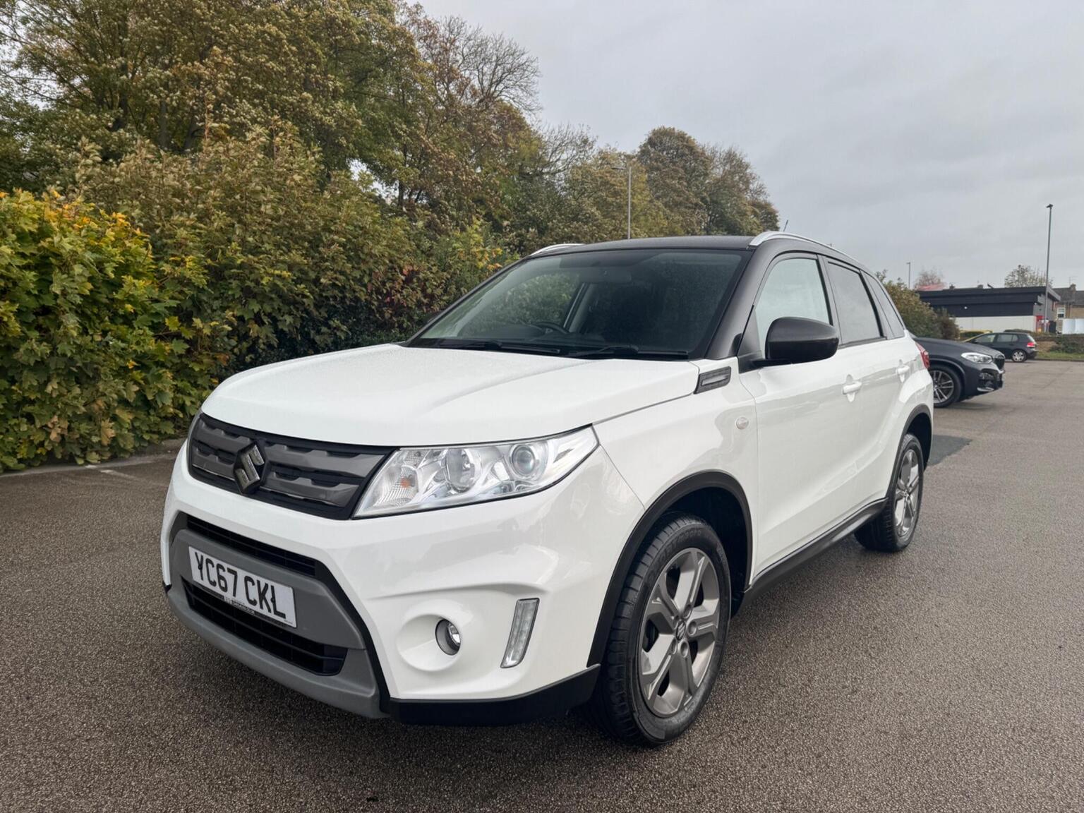 Suzuki Vitara - image 1 of 42