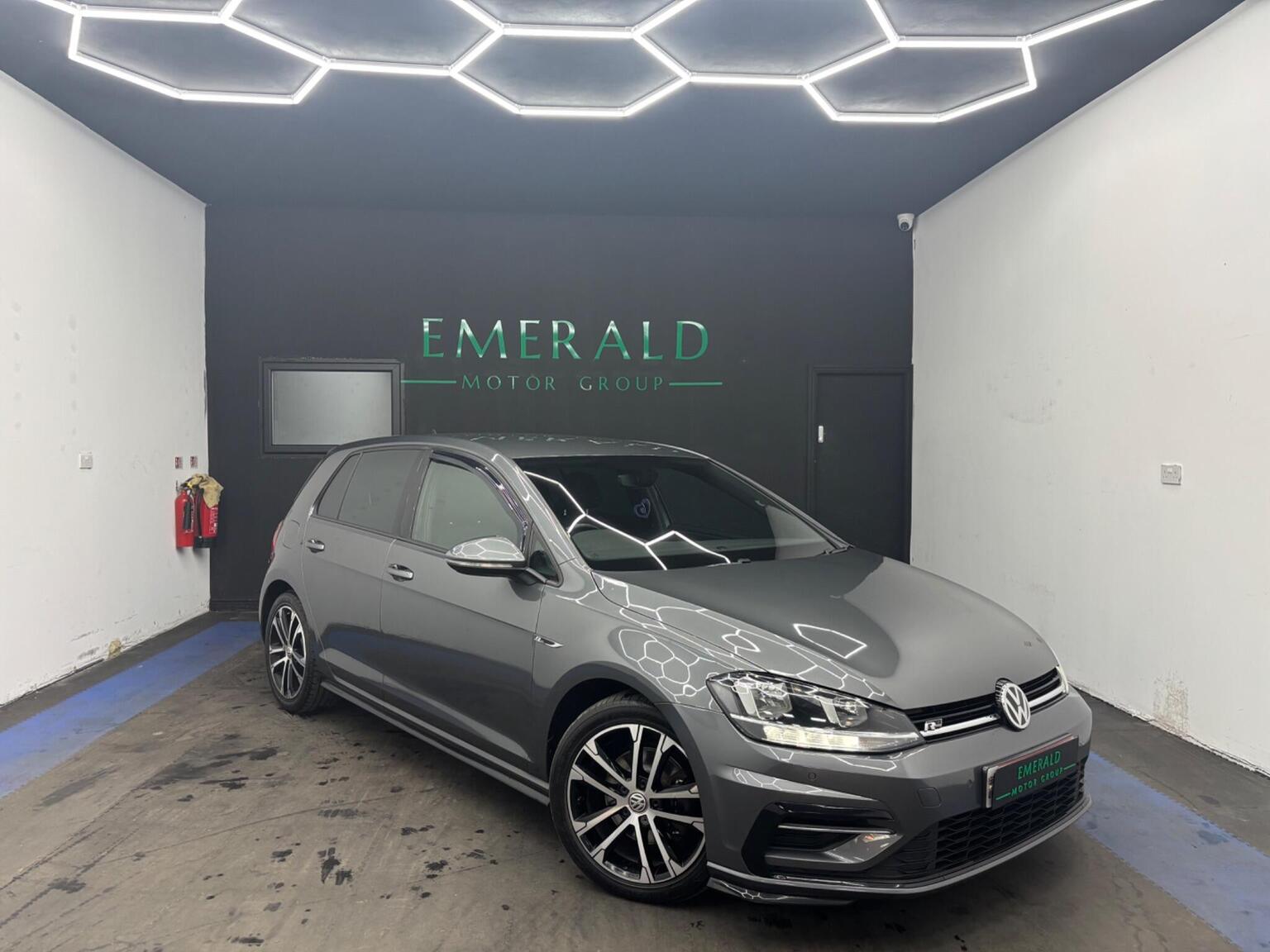 Volkswagen Golf - image 1 of 60