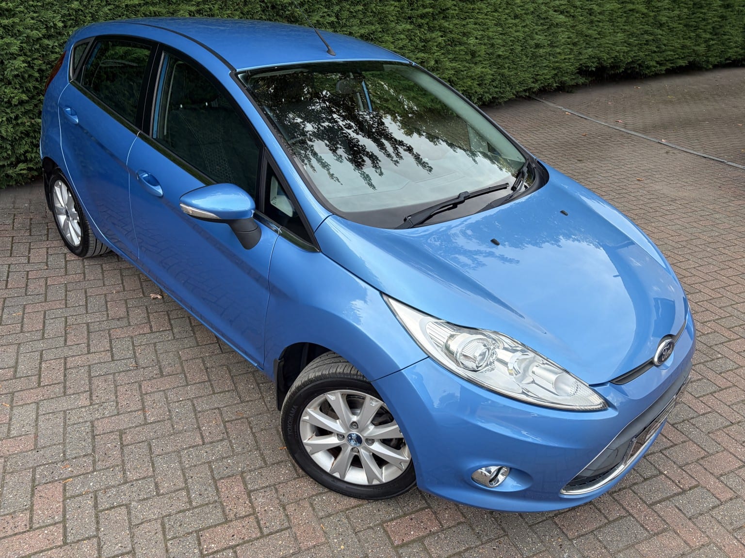 Ford Fiesta - image 1 of 39