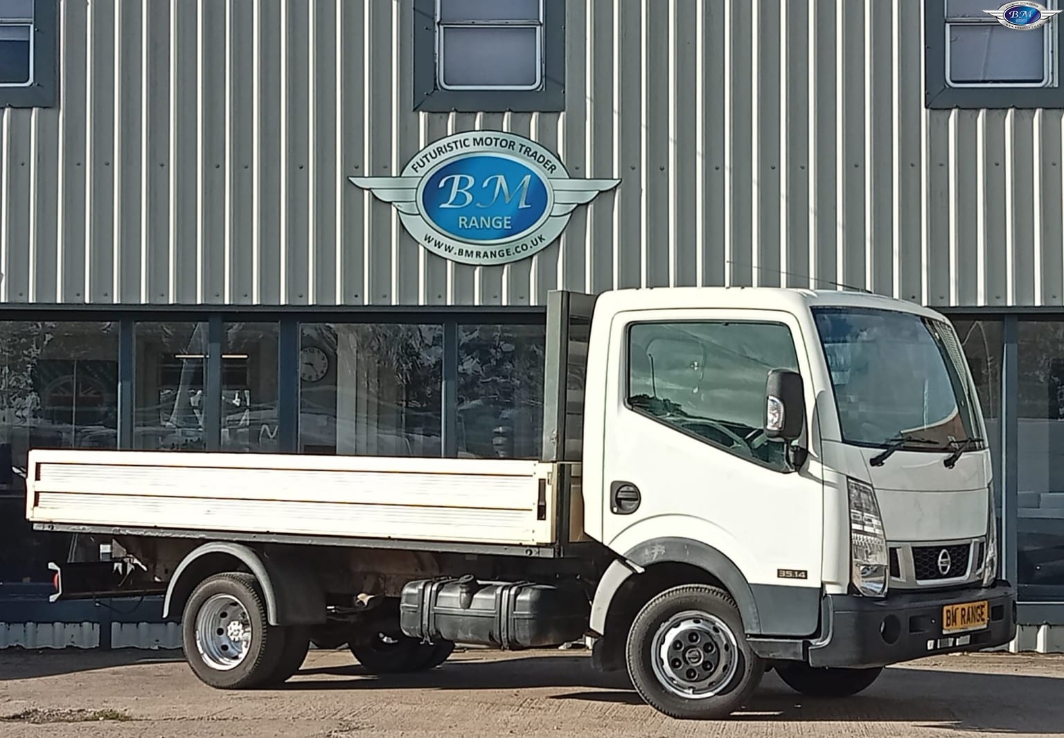 Nissan NT400 Cabstar - image 1 of 17