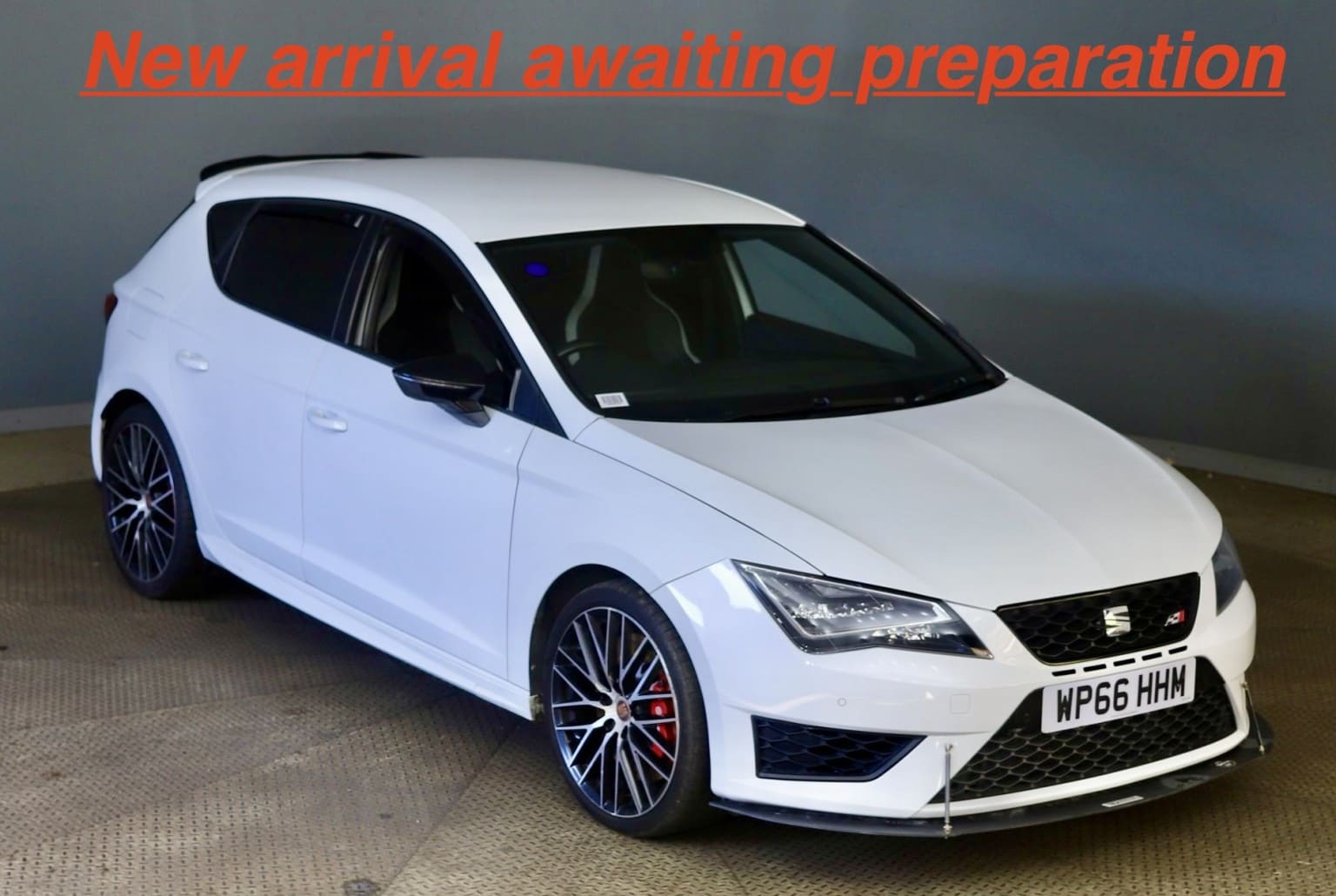 SEAT Leon - image 1 of 17