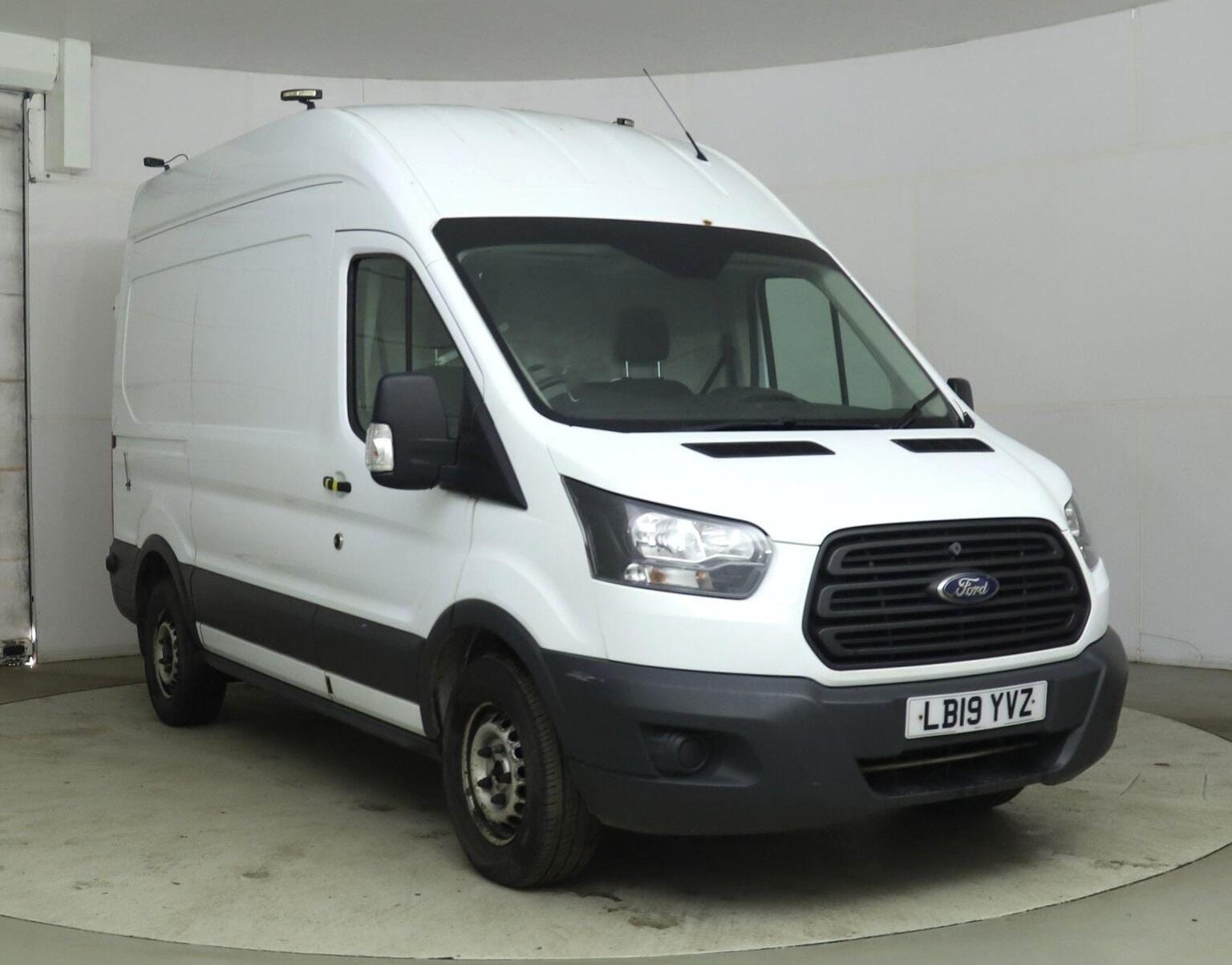 Ford Transit - image 1 of 11
