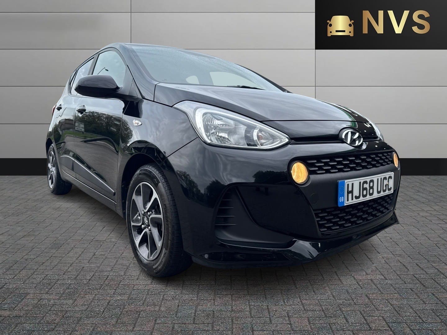 HYUNDAI I10 - image 1 of 13