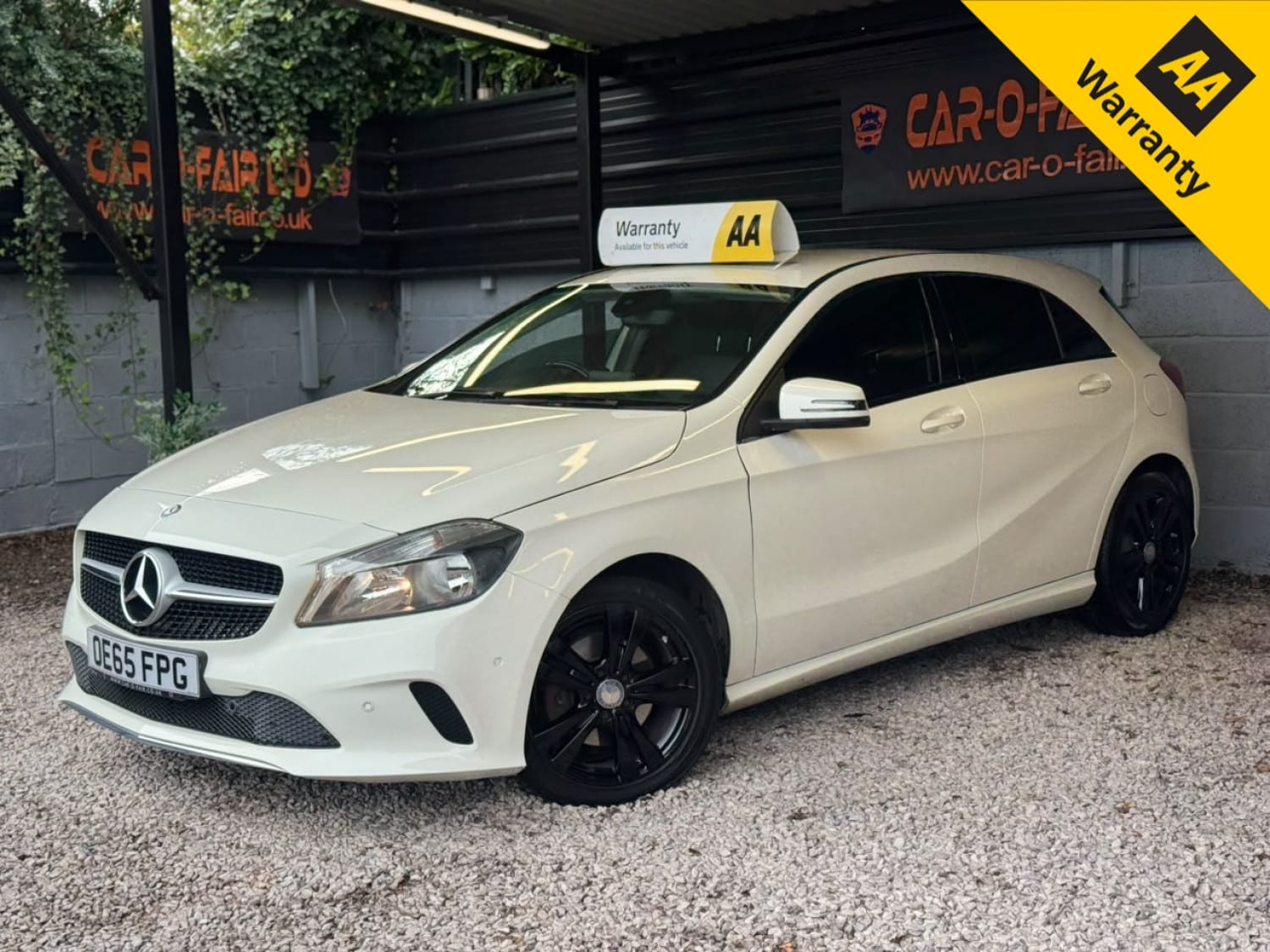 2015 Mercedes-Benz A Class 2.1 A200d Sport in white — photo 1 of 37