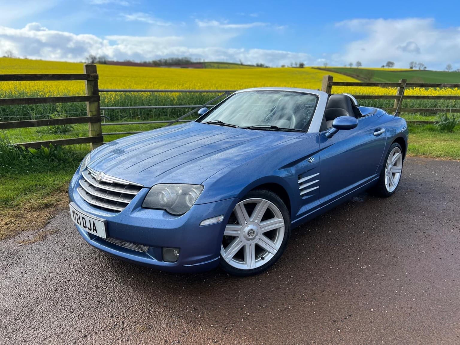 Chrysler Crossfire - image 1 of 13