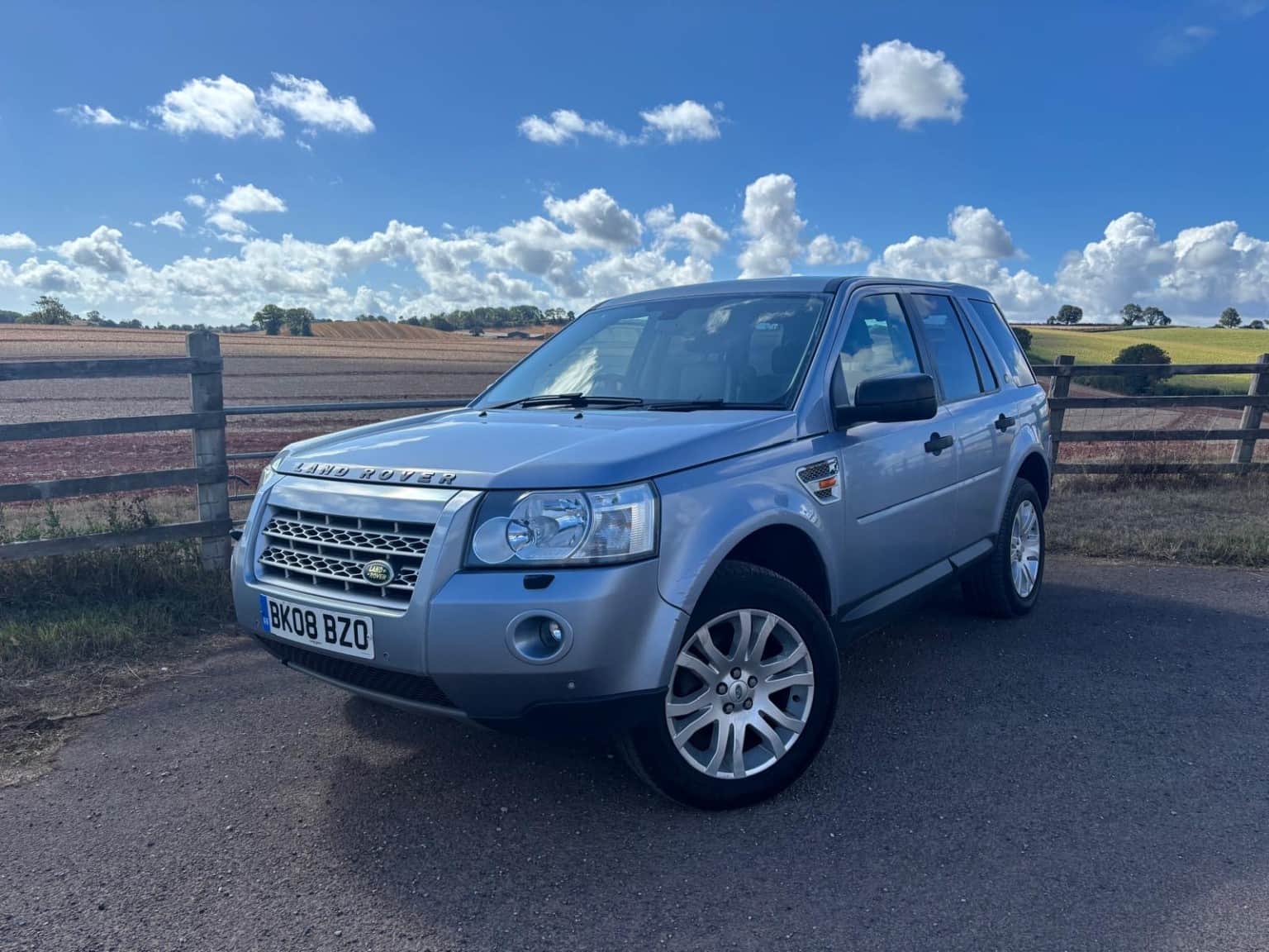 Land Rover Freelander 2 - image 1 of 18
